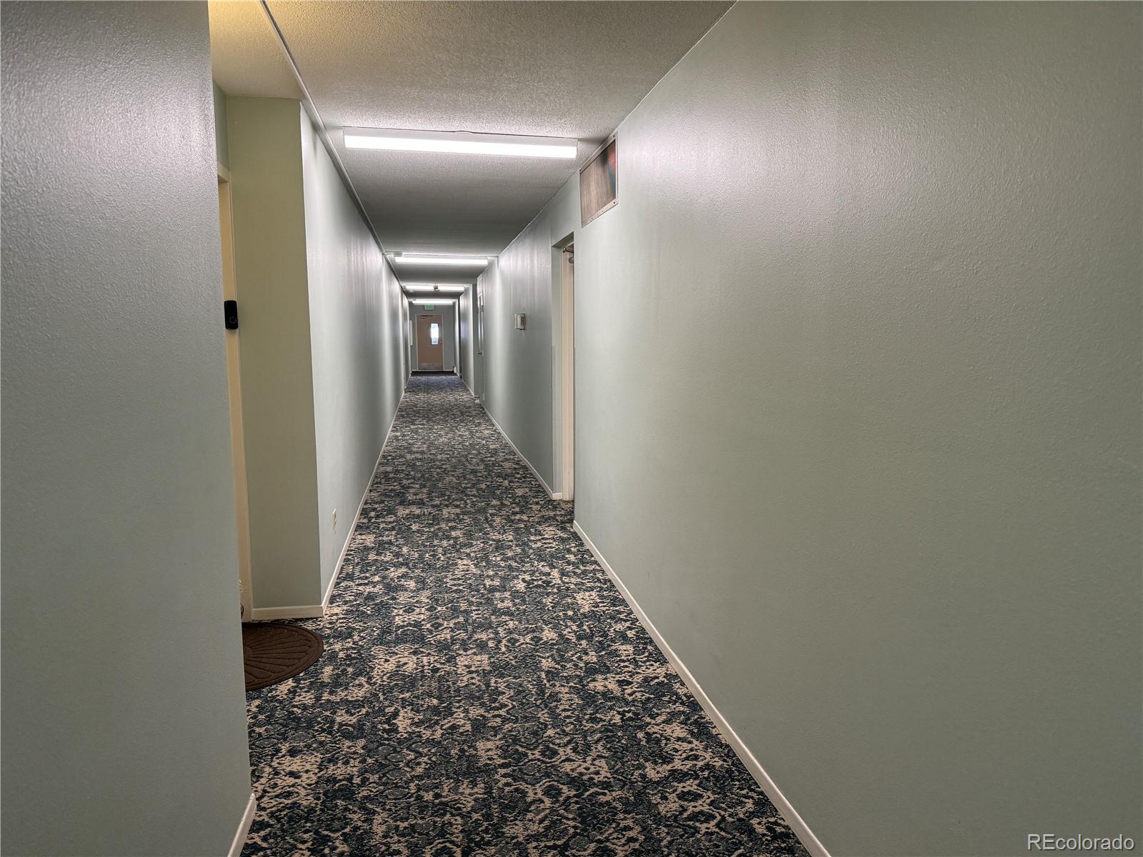 MLS Image #4 for 715 s alton way,denver, Colorado