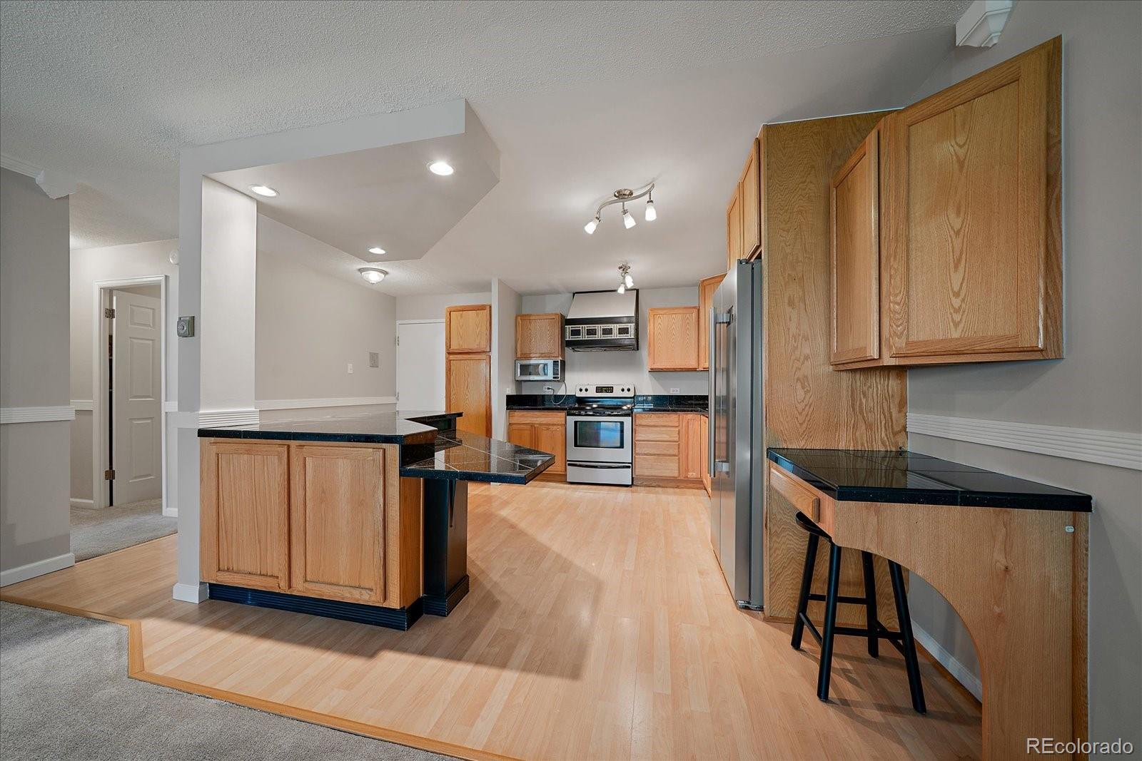 MLS Image #6 for 715 s alton way,denver, Colorado