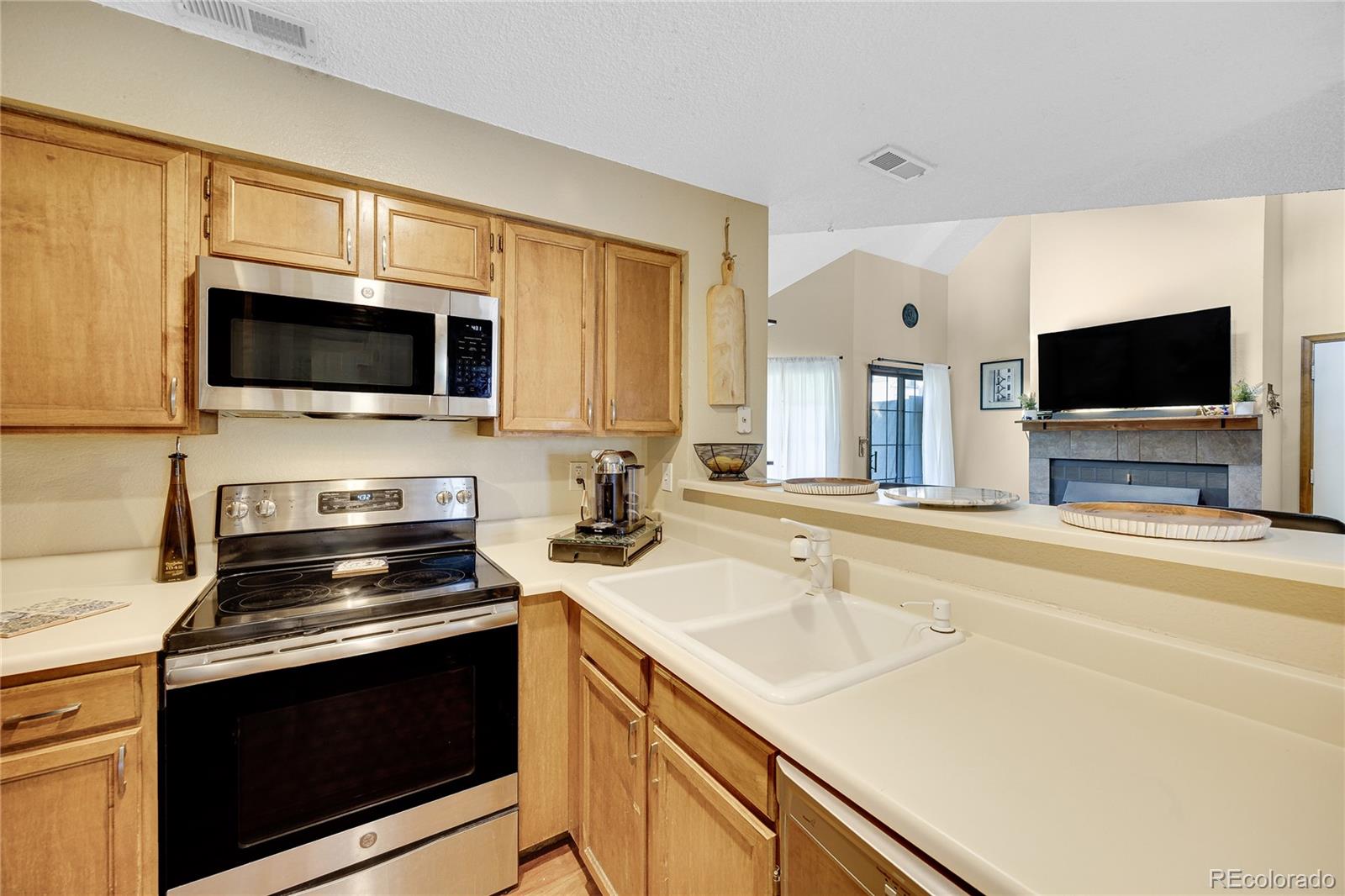 MLS Image #8 for 830 s vance street,lakewood, Colorado