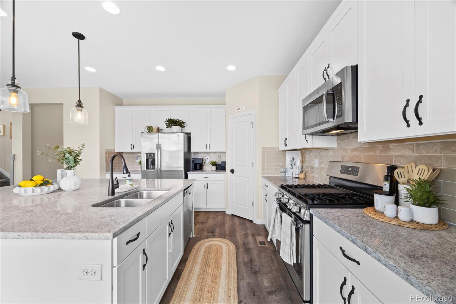 MLS Image #12 for 8261  garden city avenue,littleton, Colorado