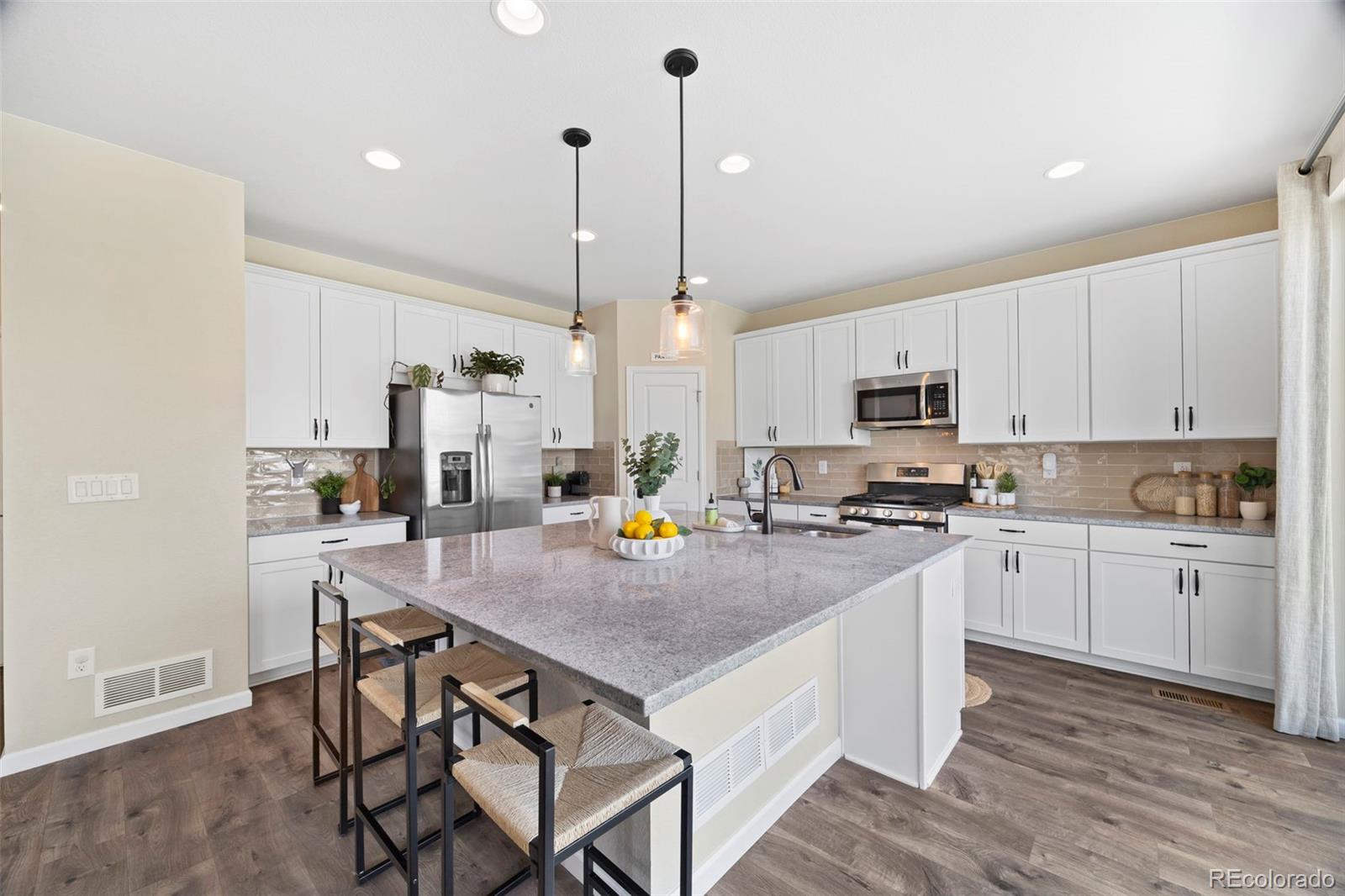 MLS Image #7 for 8261  garden city avenue,littleton, Colorado