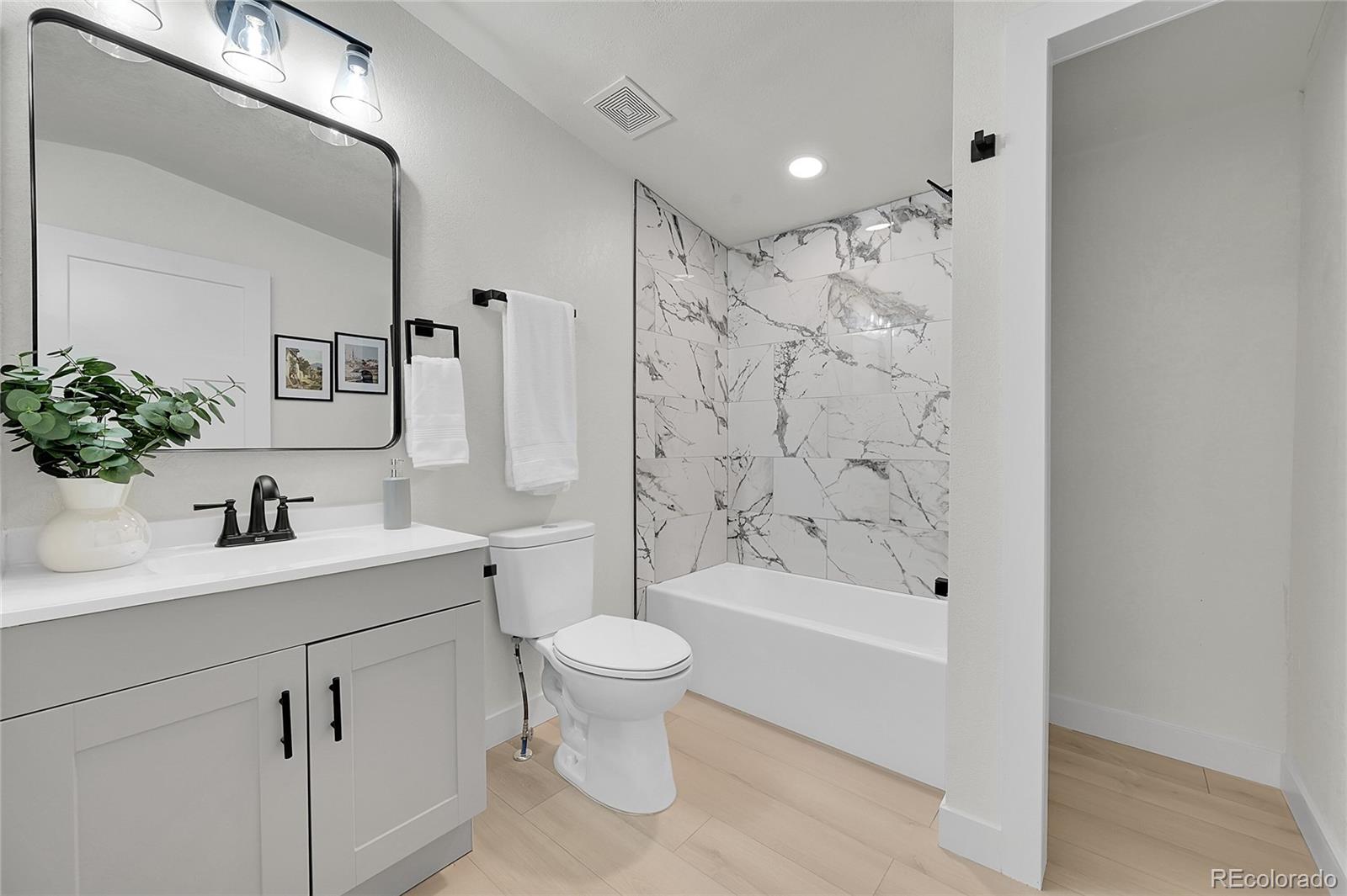 MLS Image #17 for 221  glen ayre street,dacono, Colorado