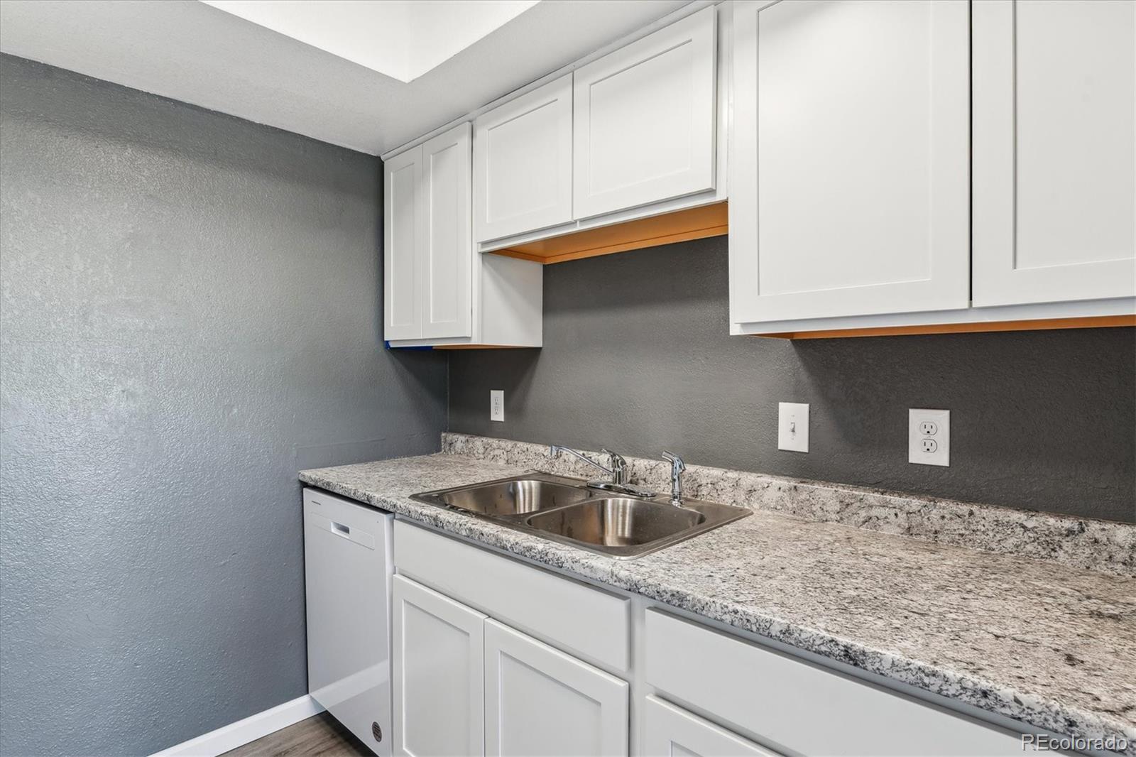 MLS Image #9 for 19192 e wyoming place,aurora, Colorado