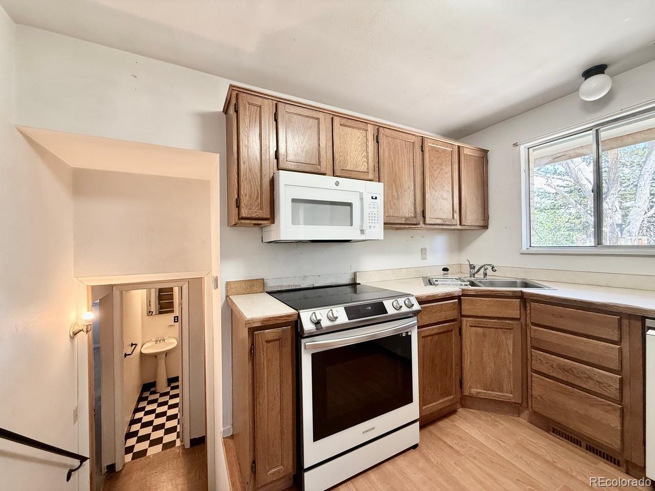 MLS Image #6 for 7195 e louisiana avenue,denver, Colorado