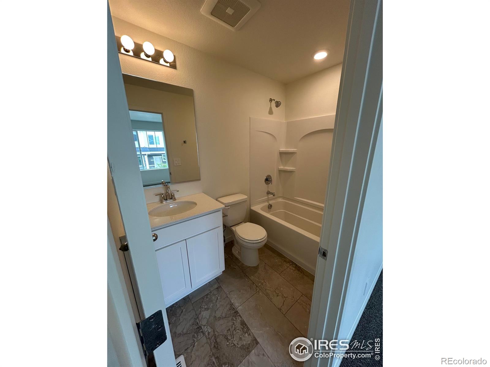 MLS Image #15 for 420  condor way,johnstown, Colorado