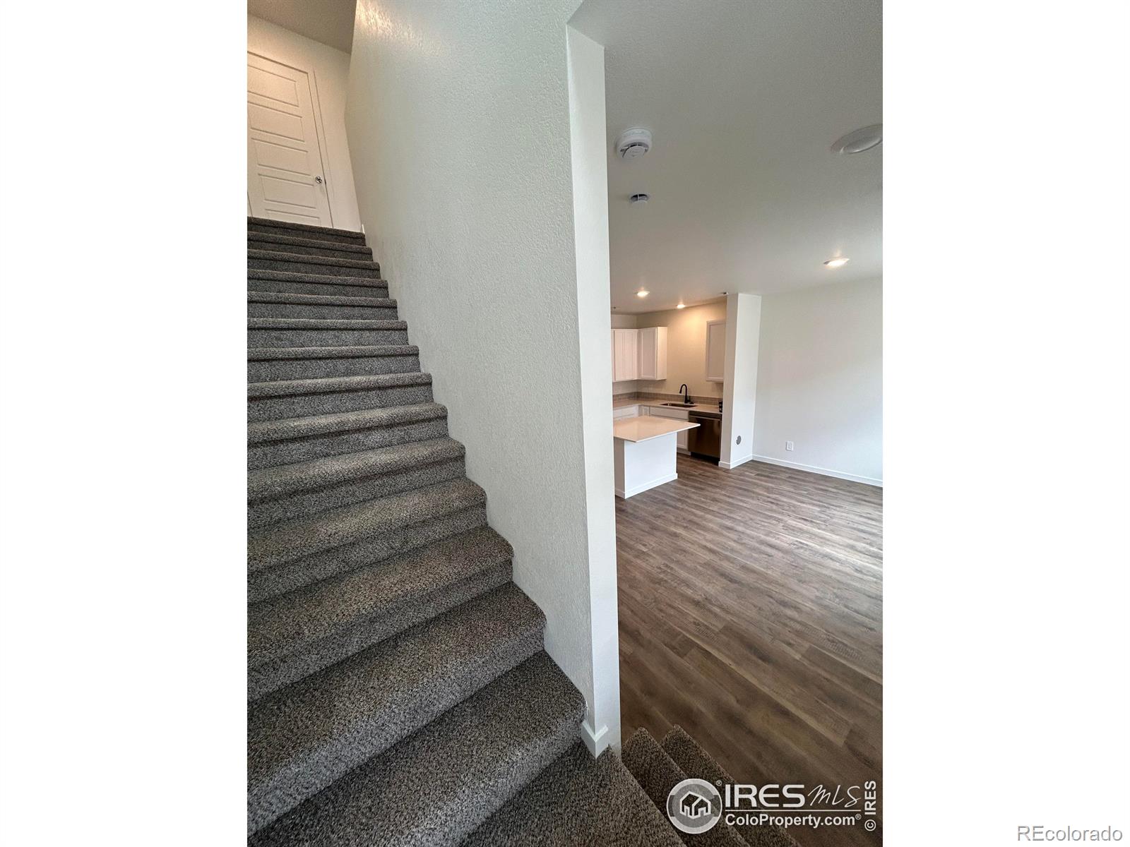 MLS Image #9 for 420  condor way,johnstown, Colorado