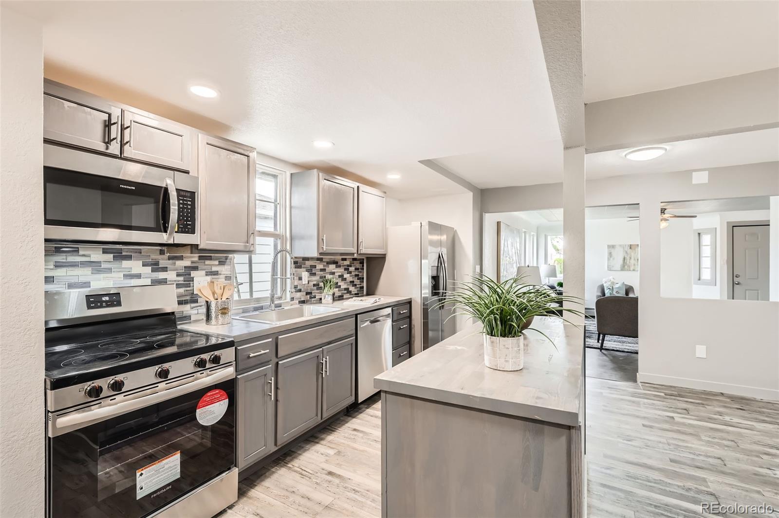 MLS Image #6 for 4445  milwaukee street,denver, Colorado