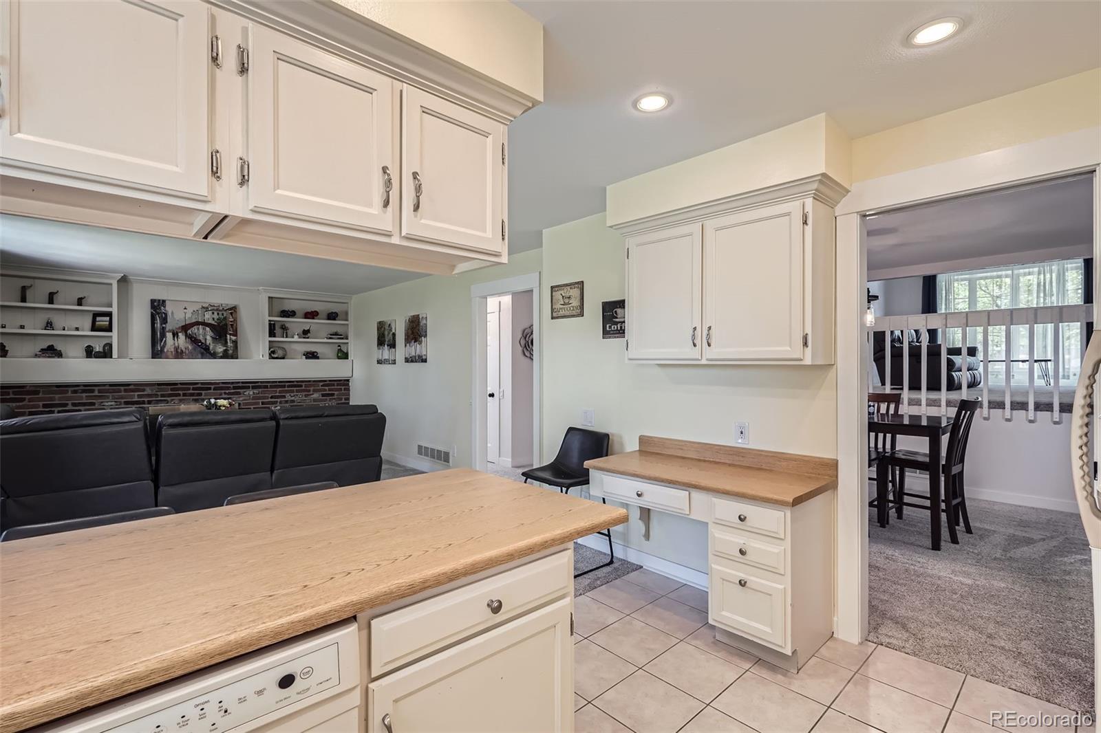 MLS Image #7 for 8144 w 81st drive,arvada, Colorado