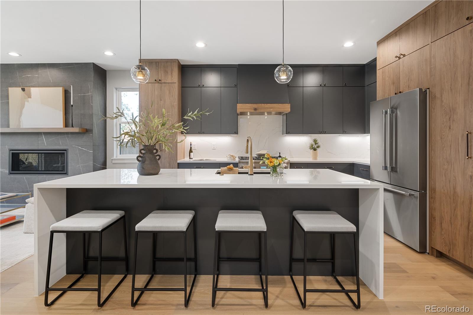 MLS Image #10 for 2395 n emerson street,denver, Colorado