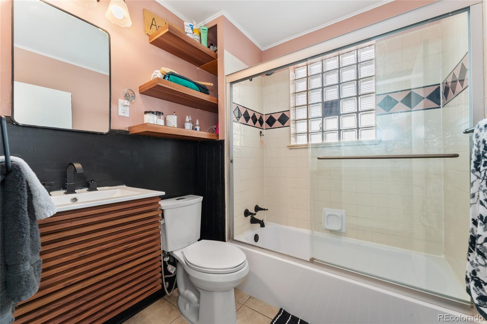 MLS Image #15 for 511 s pennsylvania street,denver, Colorado