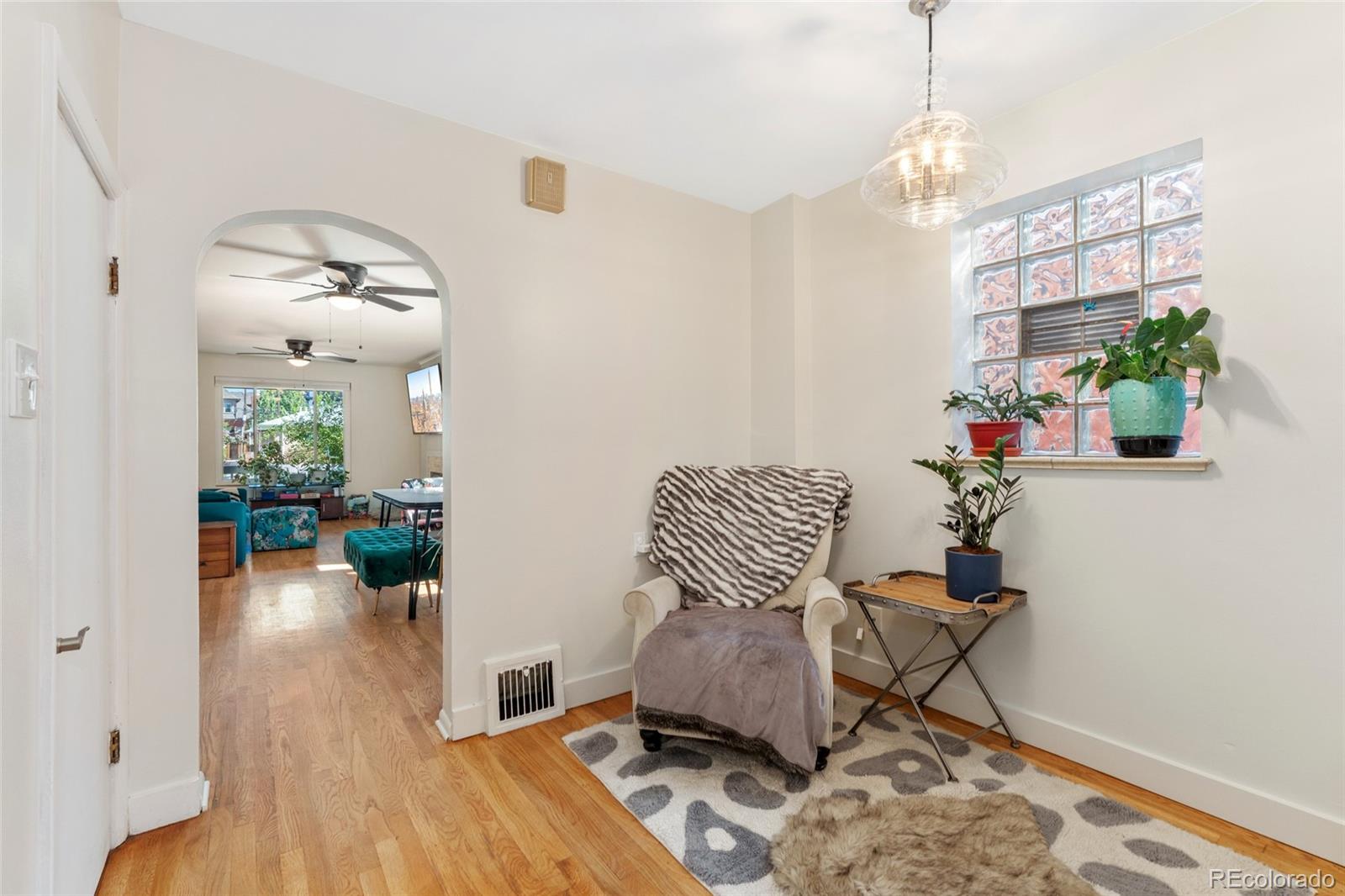 MLS Image #5 for 511 s pennsylvania street,denver, Colorado