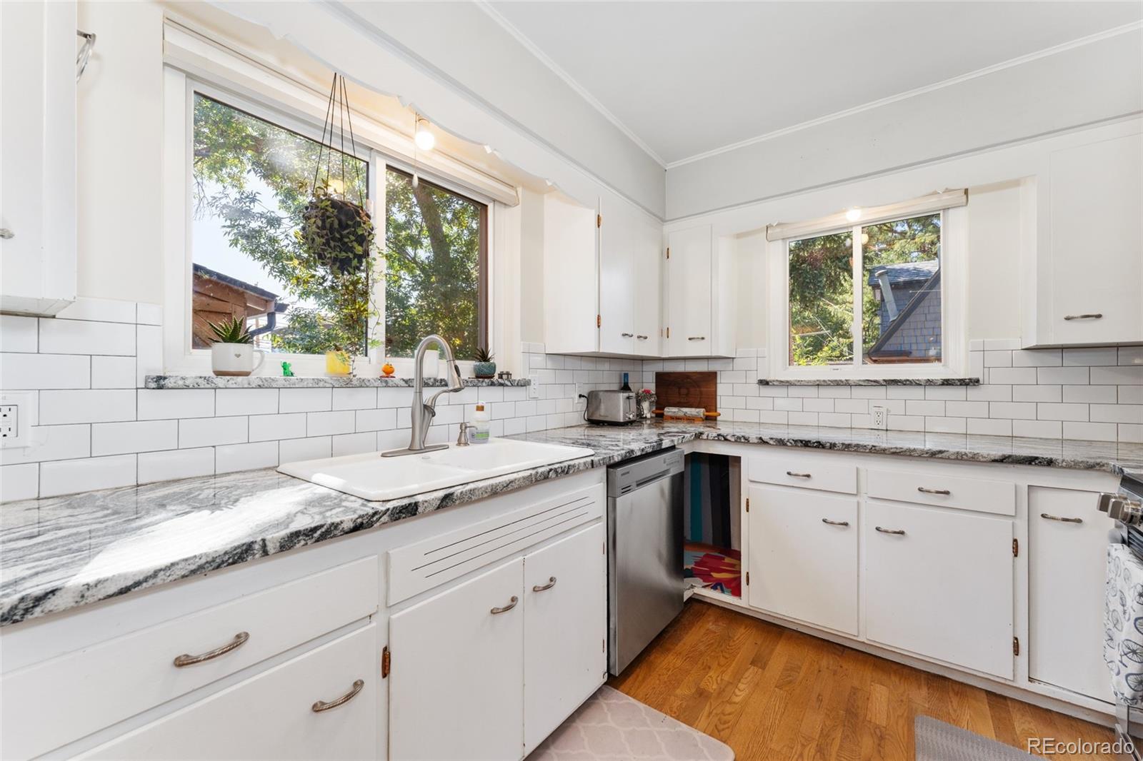 MLS Image #8 for 511 s pennsylvania street,denver, Colorado