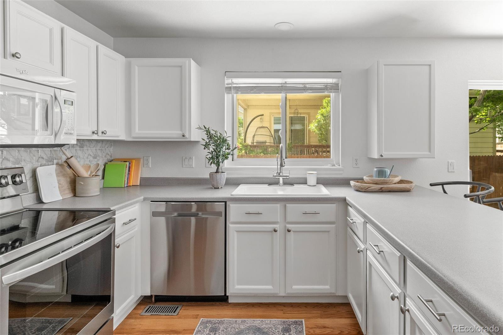 MLS Image #13 for 1359 s beeler court,denver, Colorado
