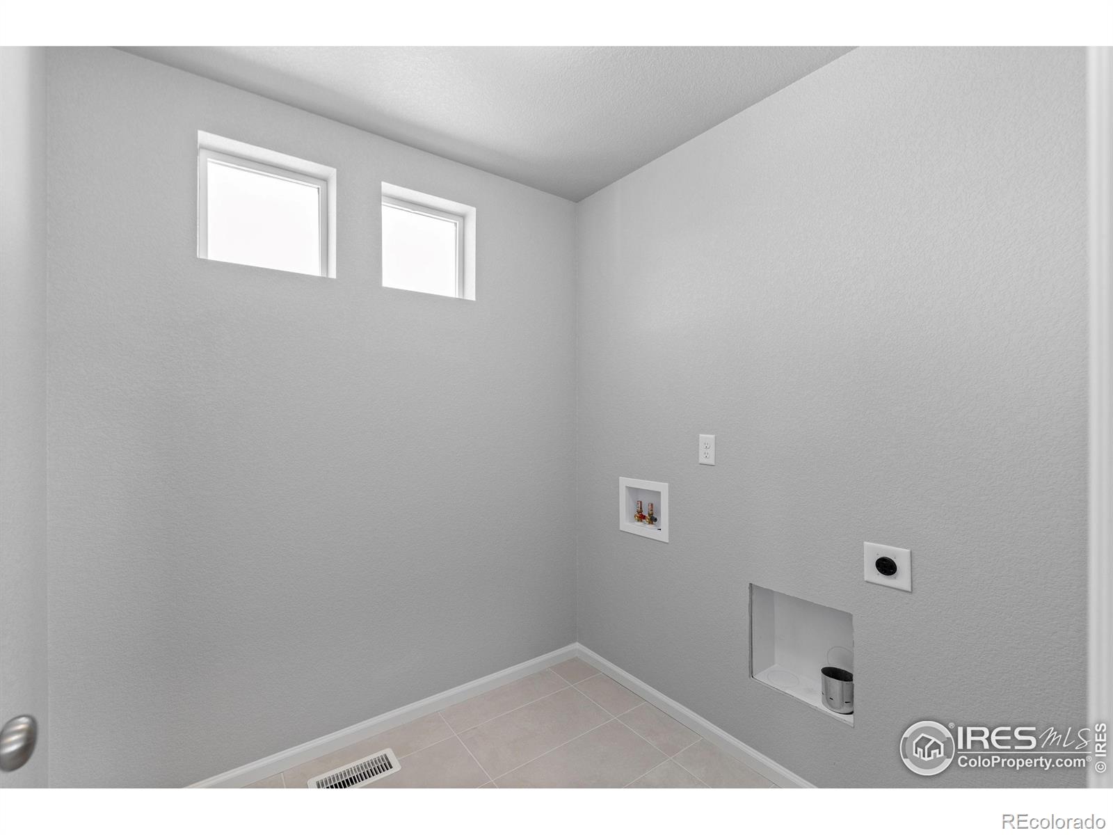 MLS Image #23 for 3422  streamwood drive,johnstown, Colorado