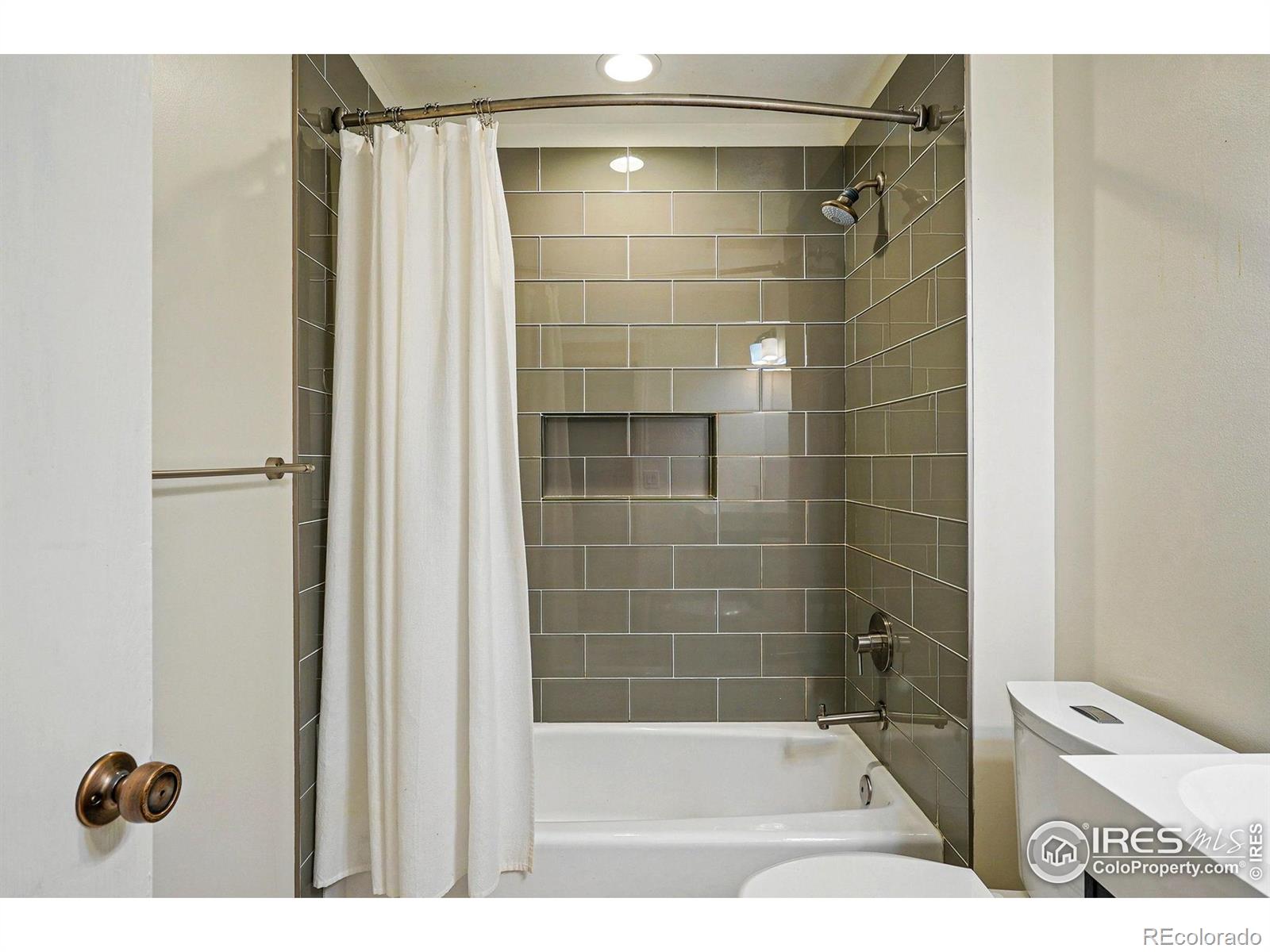 MLS Image #23 for 1359  caledonia circle,louisville, Colorado