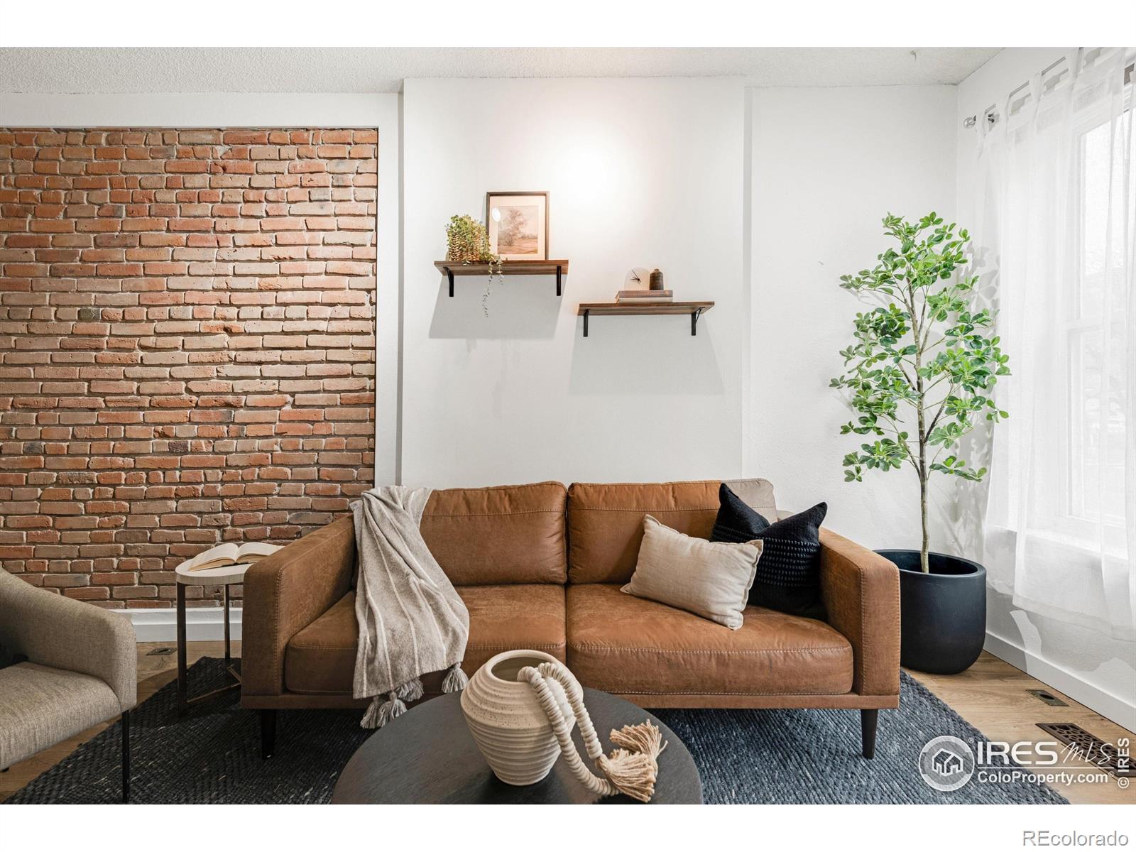 MLS Image #3 for 135 e 8th avenue,denver, Colorado