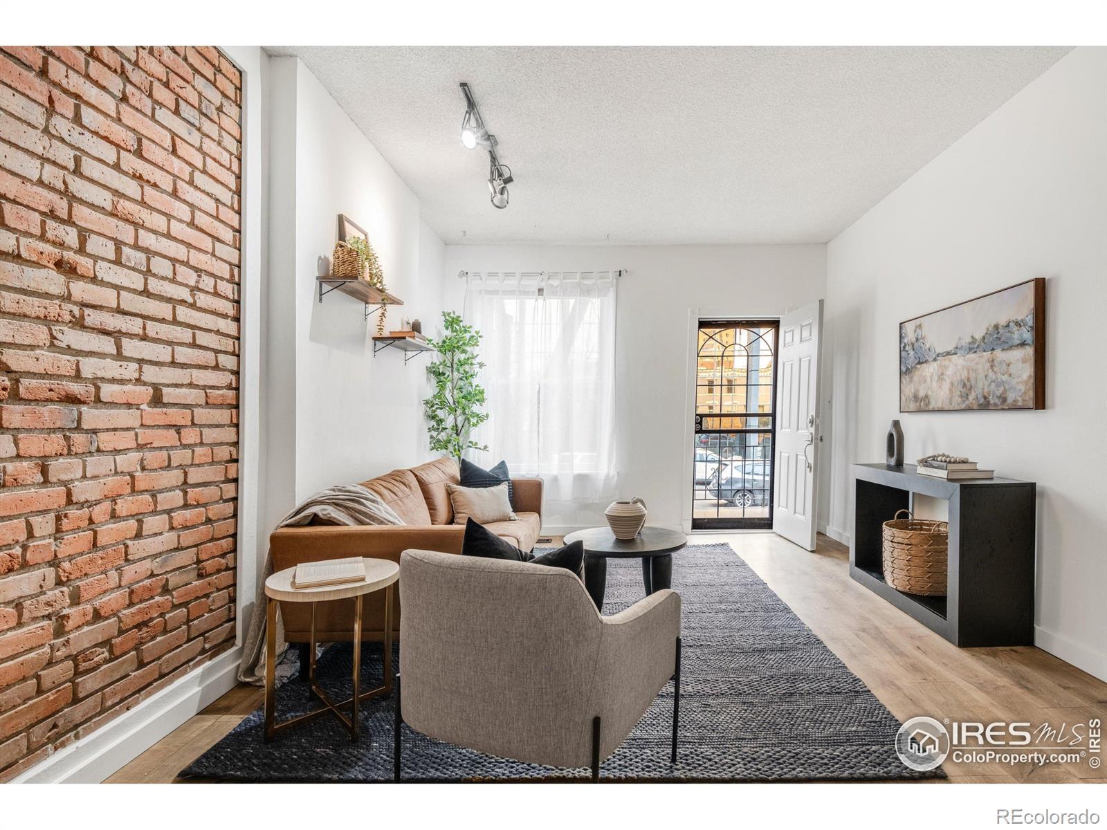 MLS Image #6 for 135 e 8th avenue,denver, Colorado