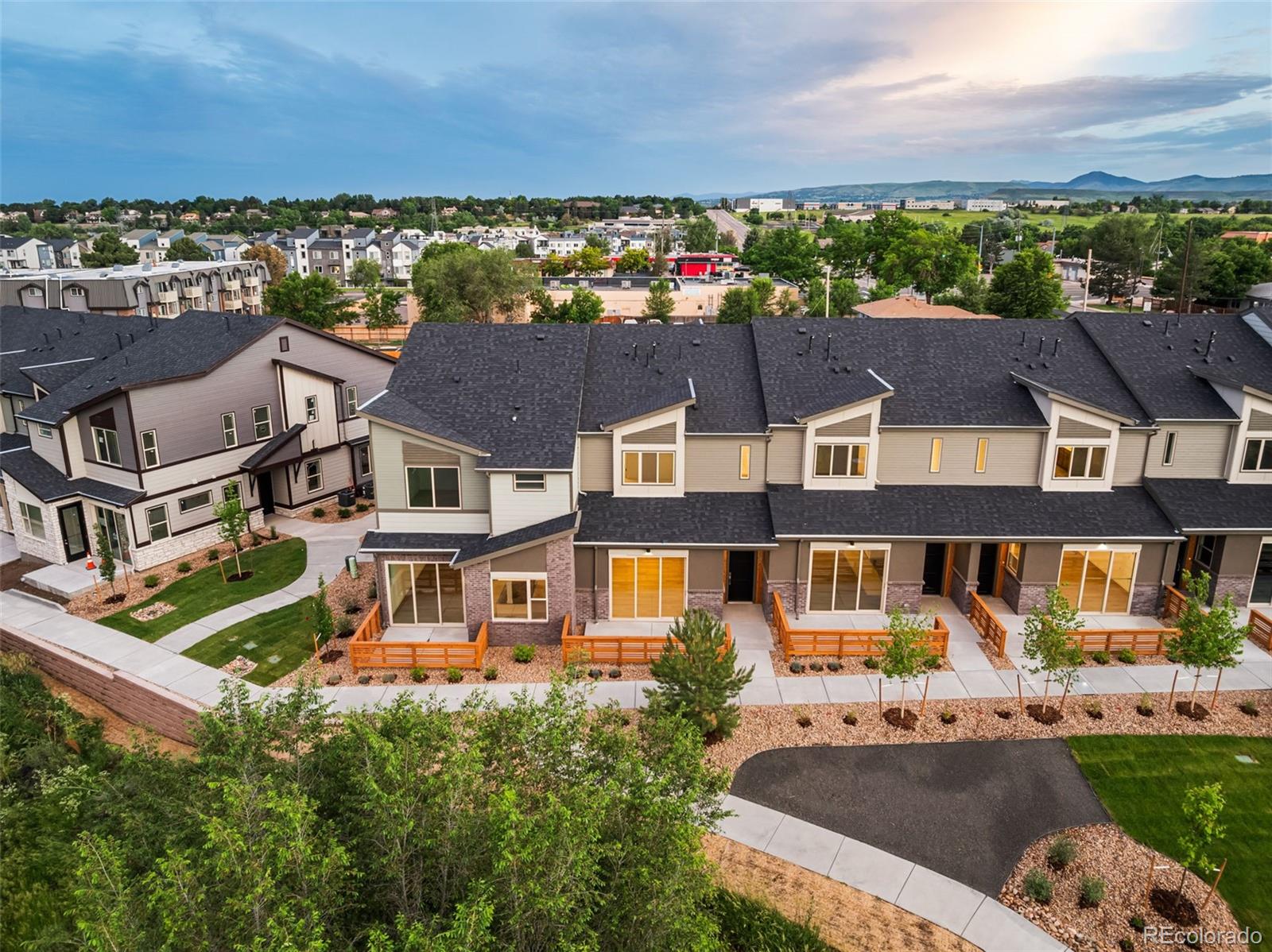 MLS Image #5 for 12319 w 58th court,arvada, Colorado