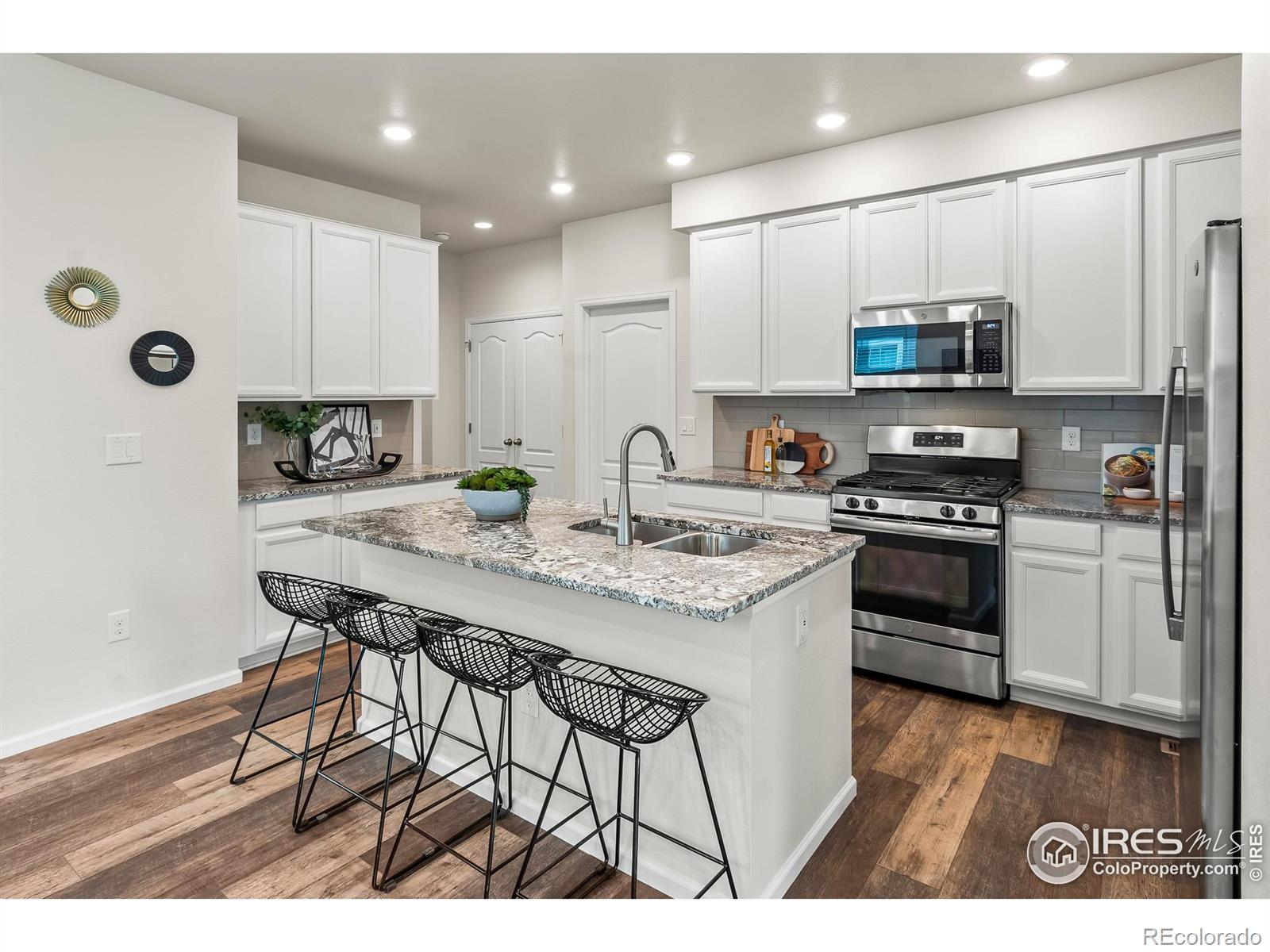 MLS Image #38 for 315  zeppelin way,fort collins, Colorado