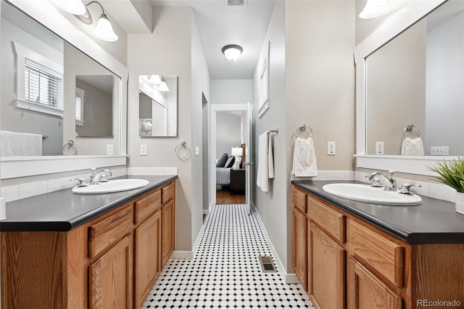 MLS Image #20 for 9134 e 29th place,denver, Colorado