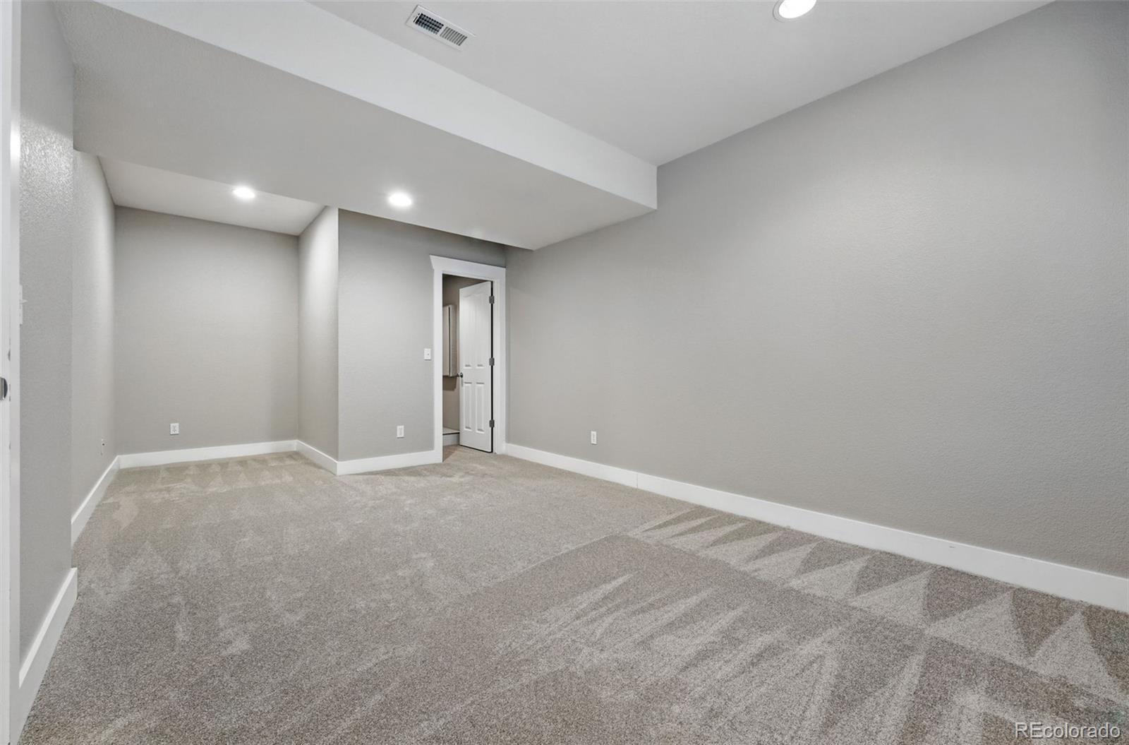 MLS Image #29 for 9134 e 29th place,denver, Colorado