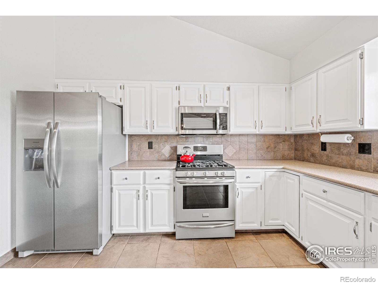 MLS Image #10 for 1921  glenview court,berthoud, Colorado