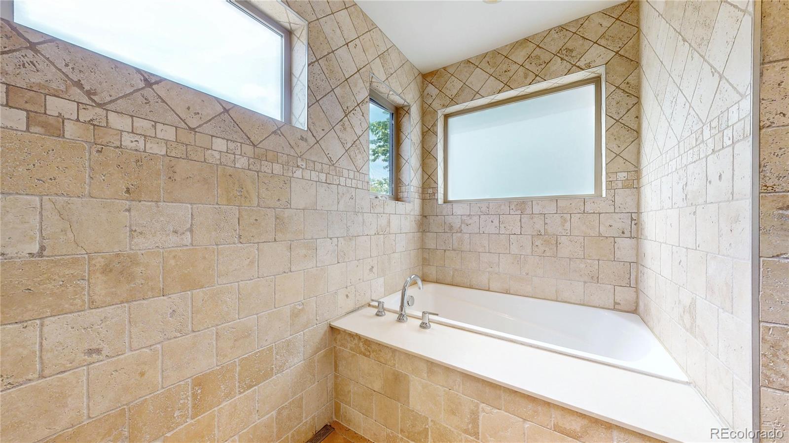 MLS Image #19 for 1426 s pearl street,denver, Colorado