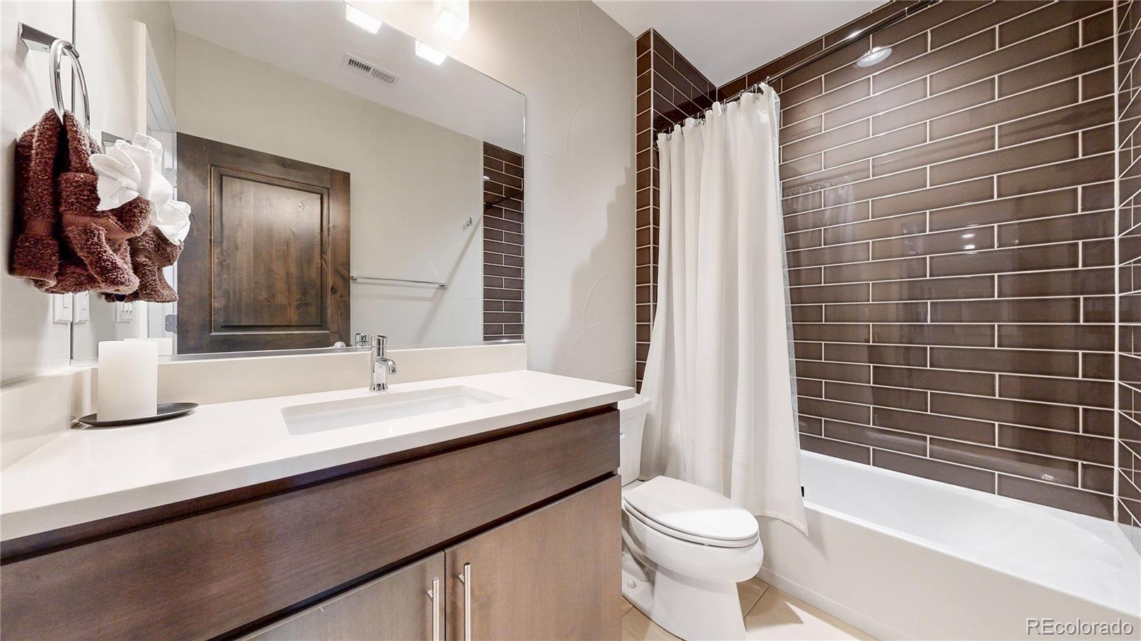 MLS Image #33 for 1426 s pearl street,denver, Colorado