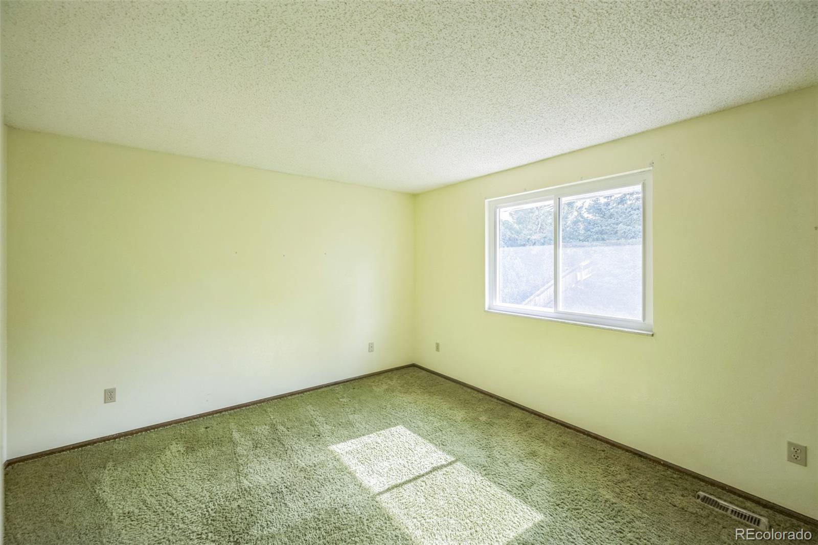 MLS Image #25 for 4474 s vrain street,denver, Colorado