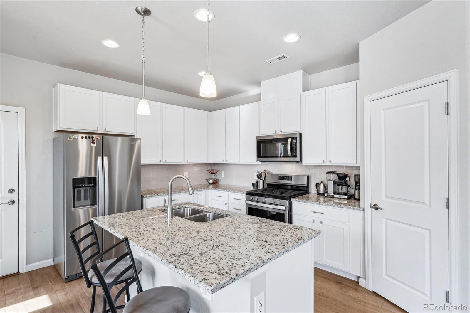 MLS Image #6 for 19733 w 93rd lane,arvada, Colorado