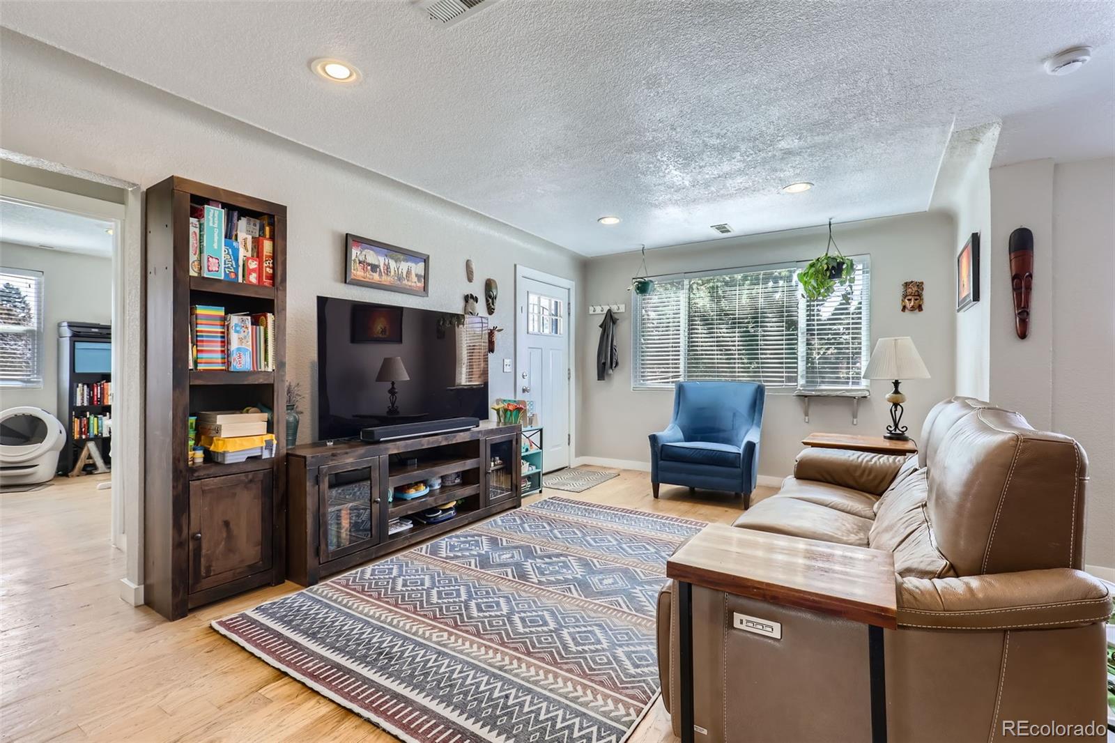 MLS Image #10 for 2901 n glencoe street,denver, Colorado