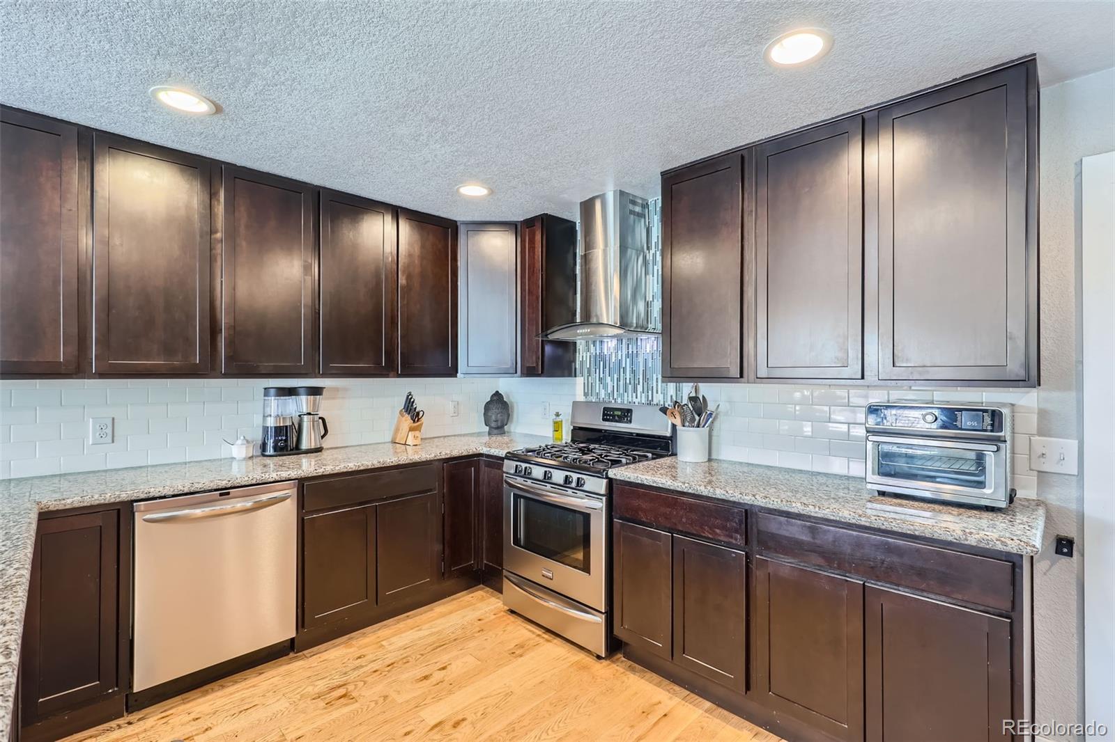 MLS Image #4 for 2901 n glencoe street,denver, Colorado