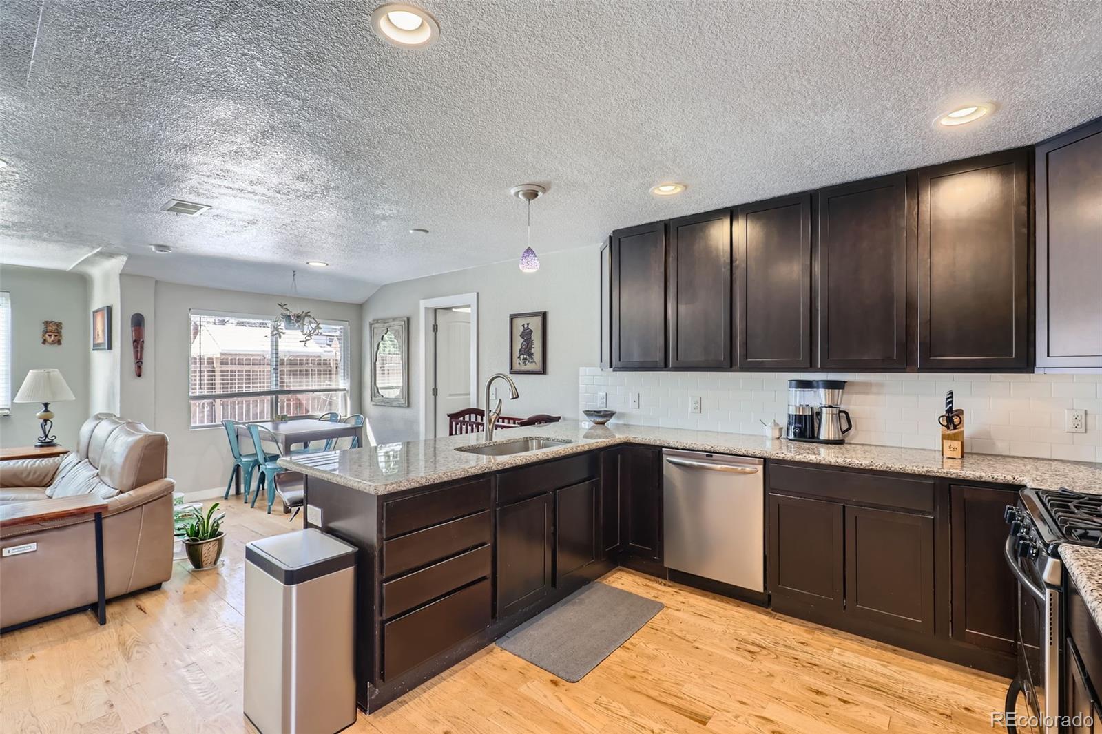 MLS Image #6 for 2901 n glencoe street,denver, Colorado