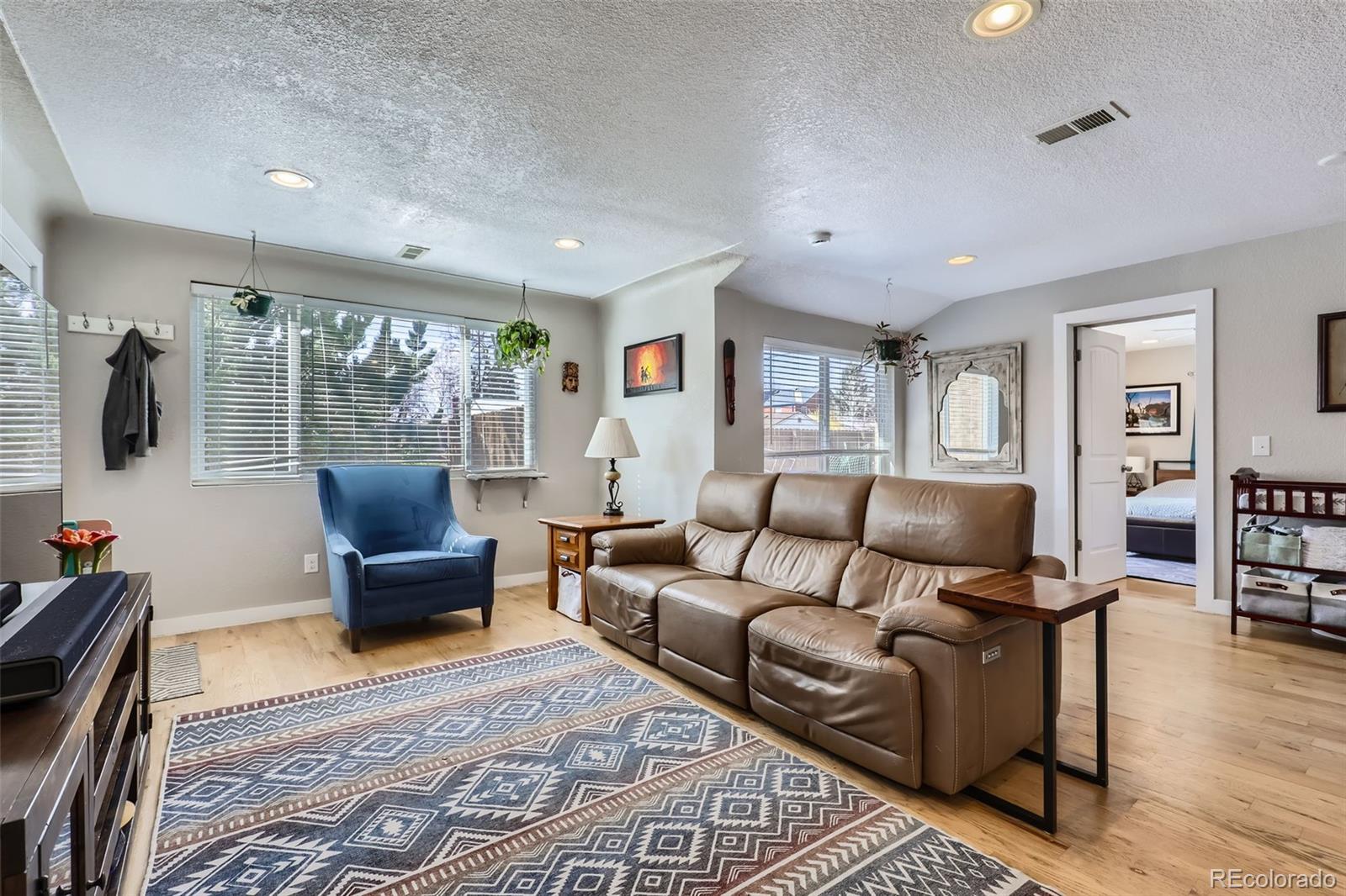 MLS Image #8 for 2901 n glencoe street,denver, Colorado