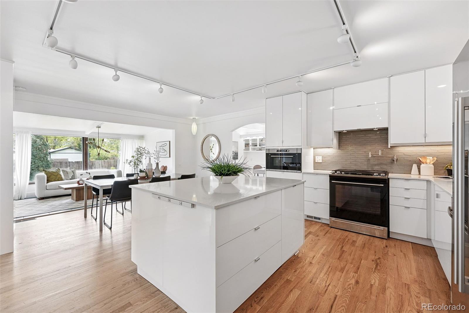 MLS Image #8 for 2675 s eudora street,denver, Colorado