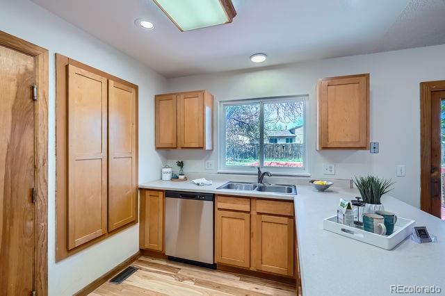 MLS Image #11 for 907  stein street,lafayette, Colorado