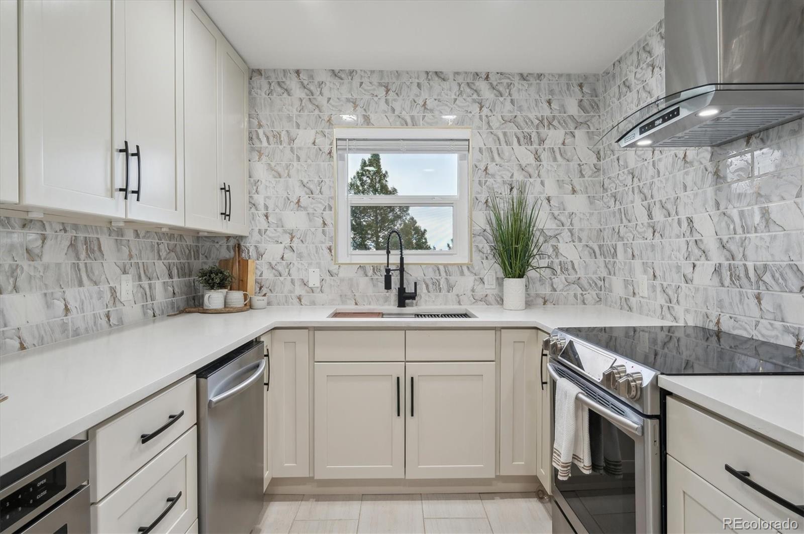 MLS Image #7 for 13910  blue jay lane,larkspur, Colorado