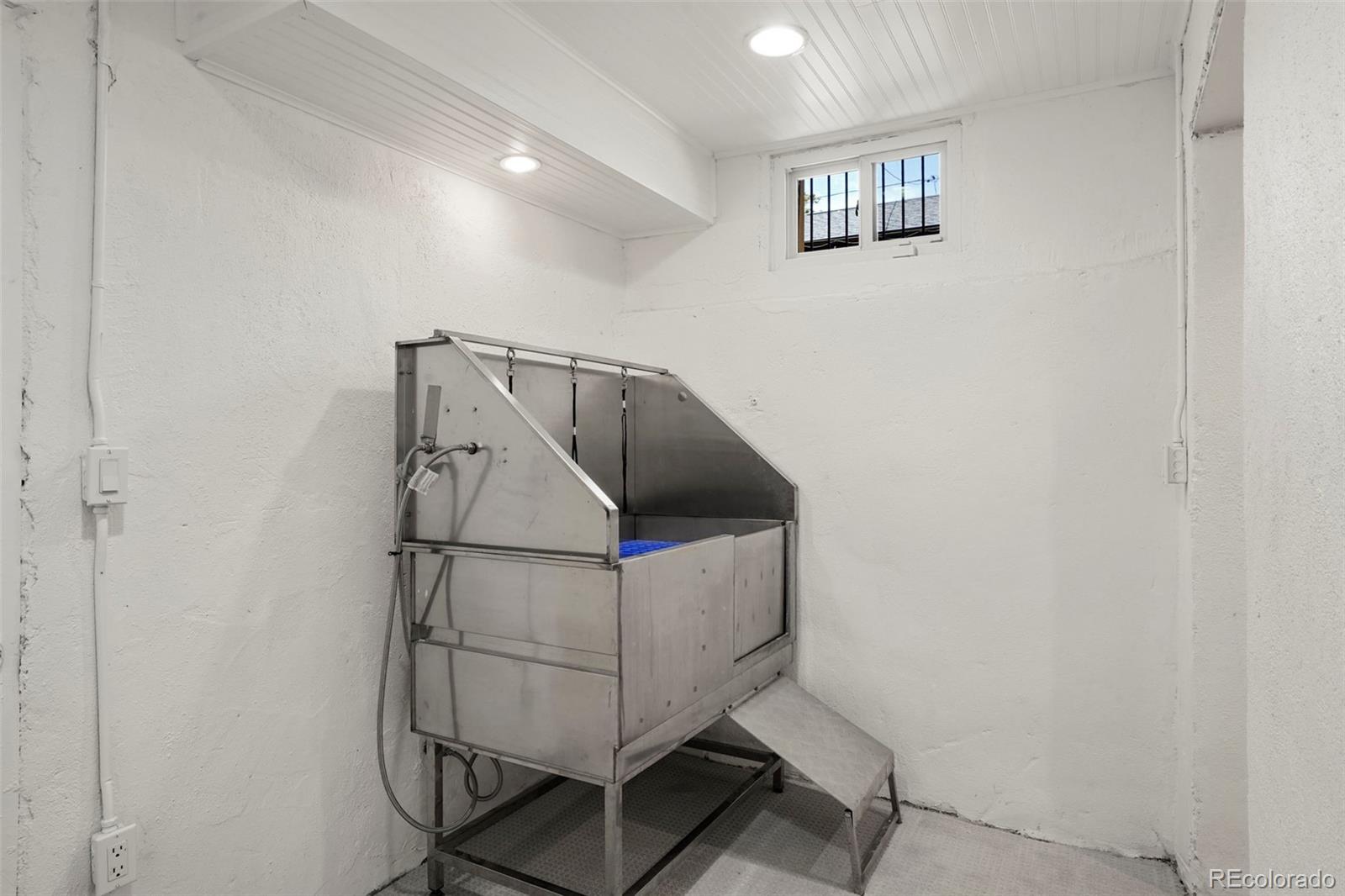 MLS Image #30 for 2155 n high street,denver, Colorado