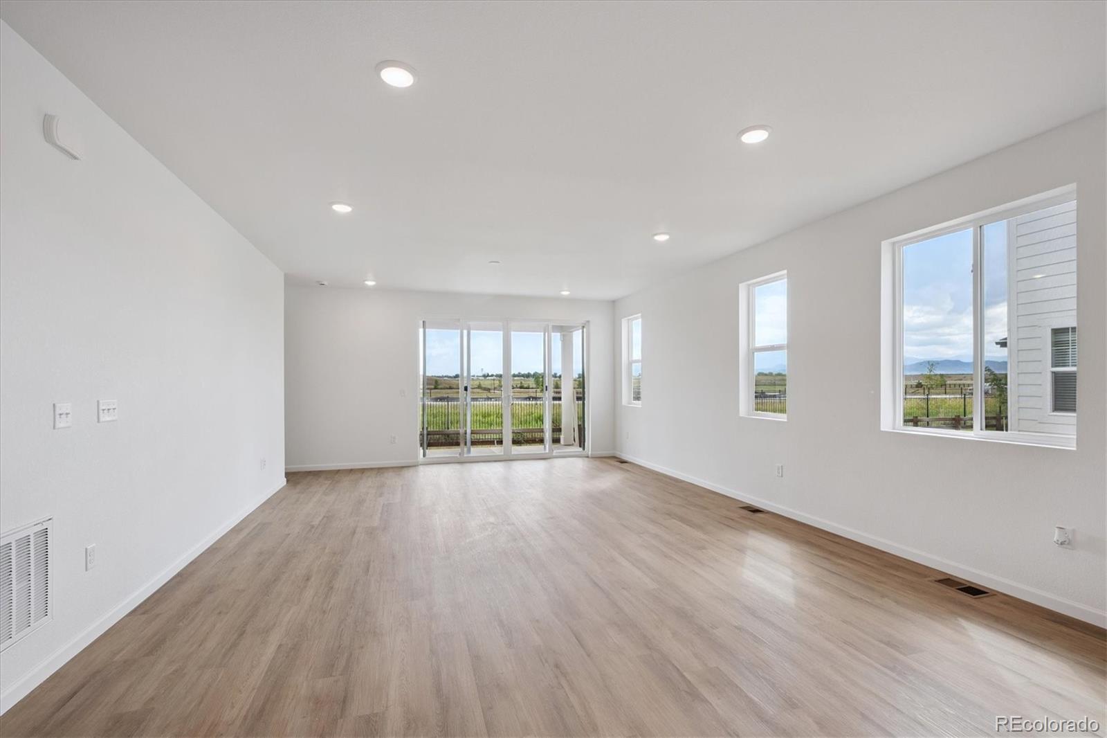 MLS Image #5 for 6170  amerifax drive,windsor, Colorado