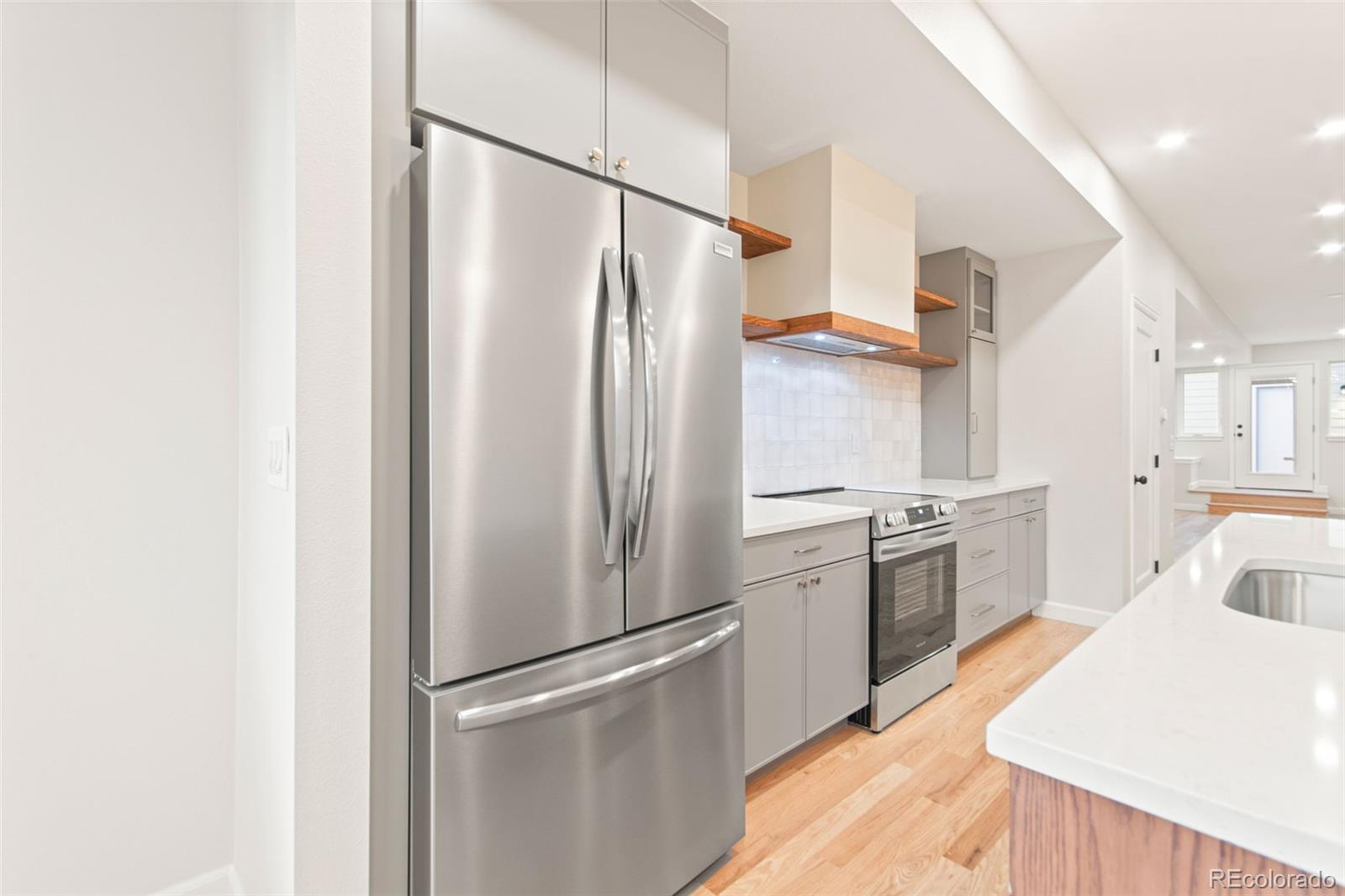 MLS Image #5 for 1048  knox court,denver, Colorado