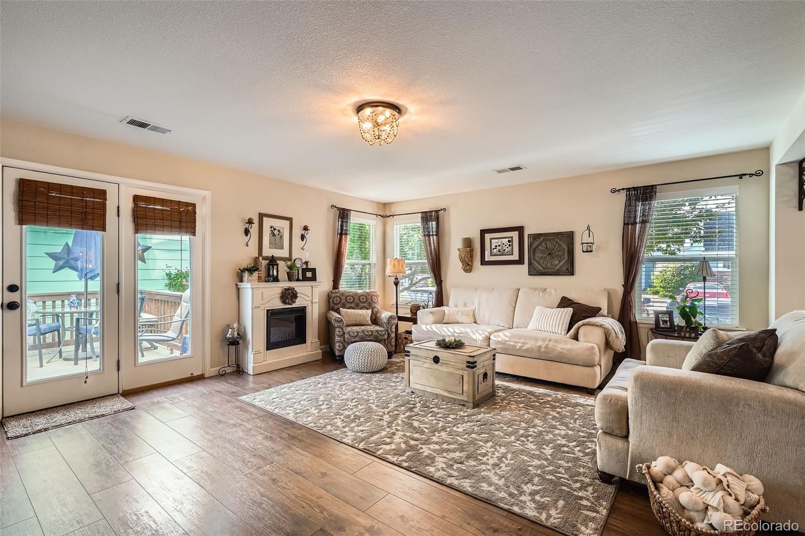 MLS Image #4 for 5843  ceylon street,denver, Colorado