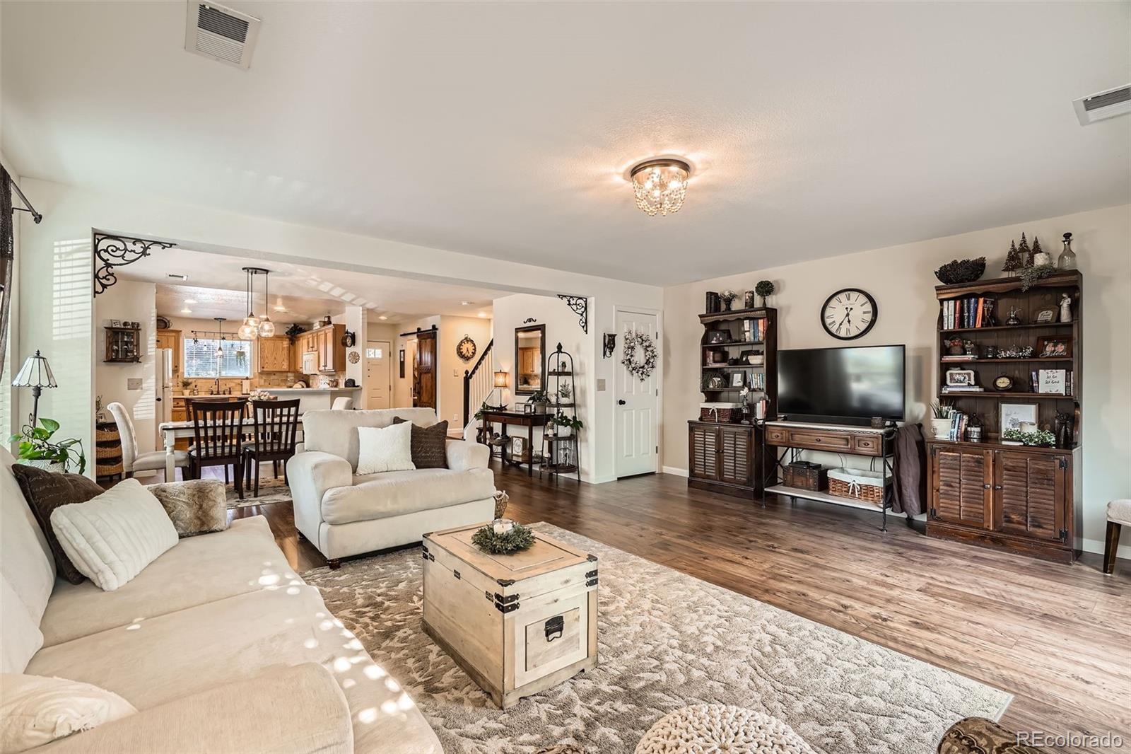 MLS Image #6 for 5843  ceylon street,denver, Colorado