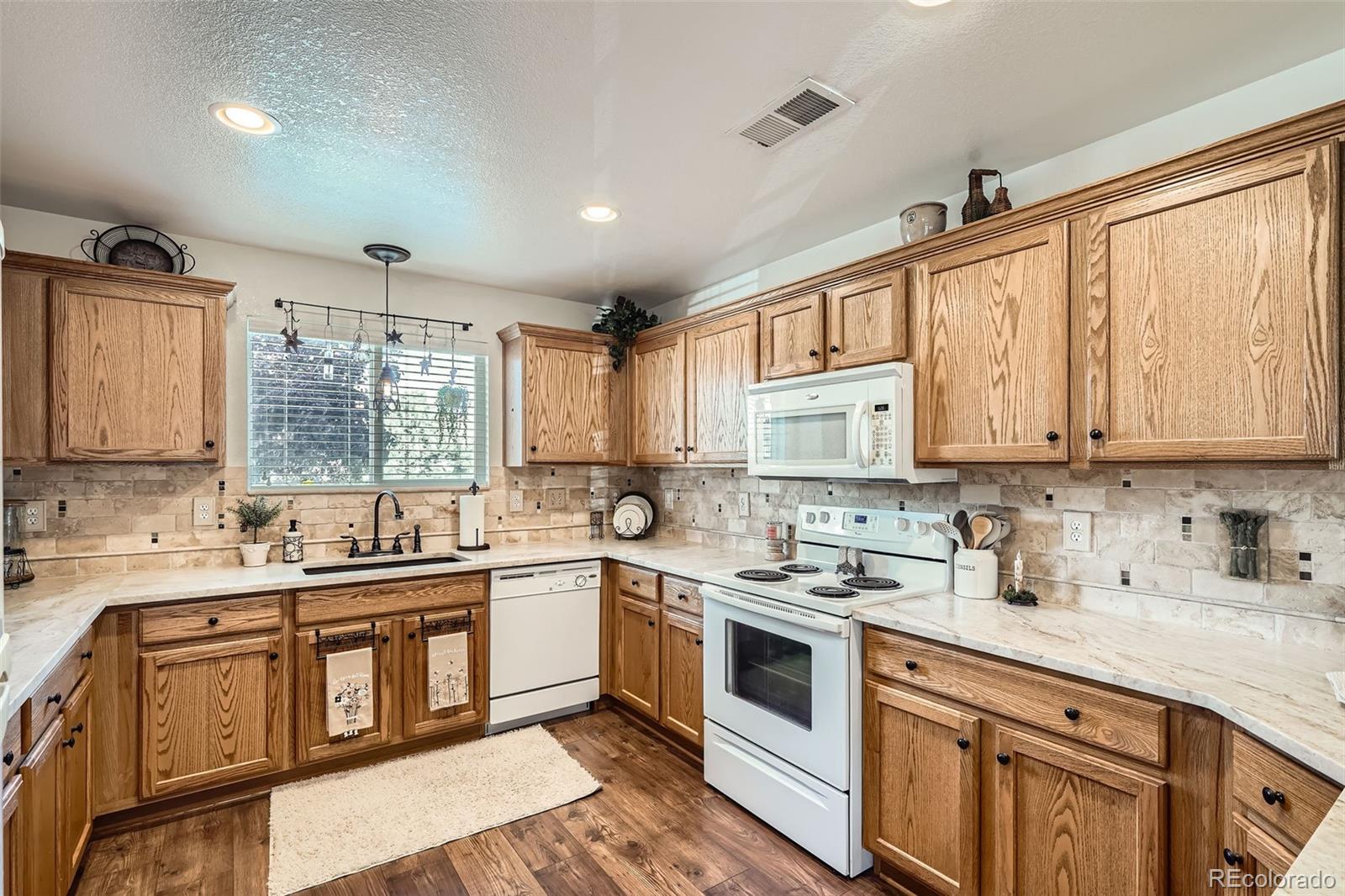 MLS Image #8 for 5843  ceylon street,denver, Colorado