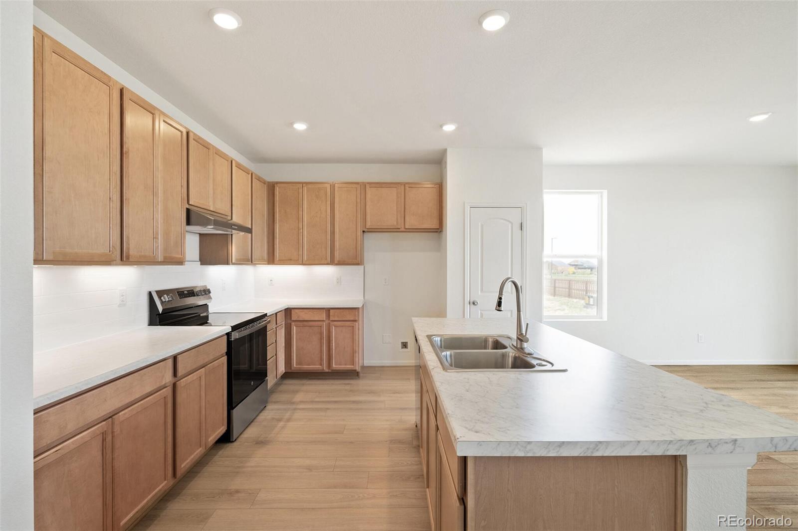 MLS Image #10 for 11124  xanadu street,commerce city, Colorado
