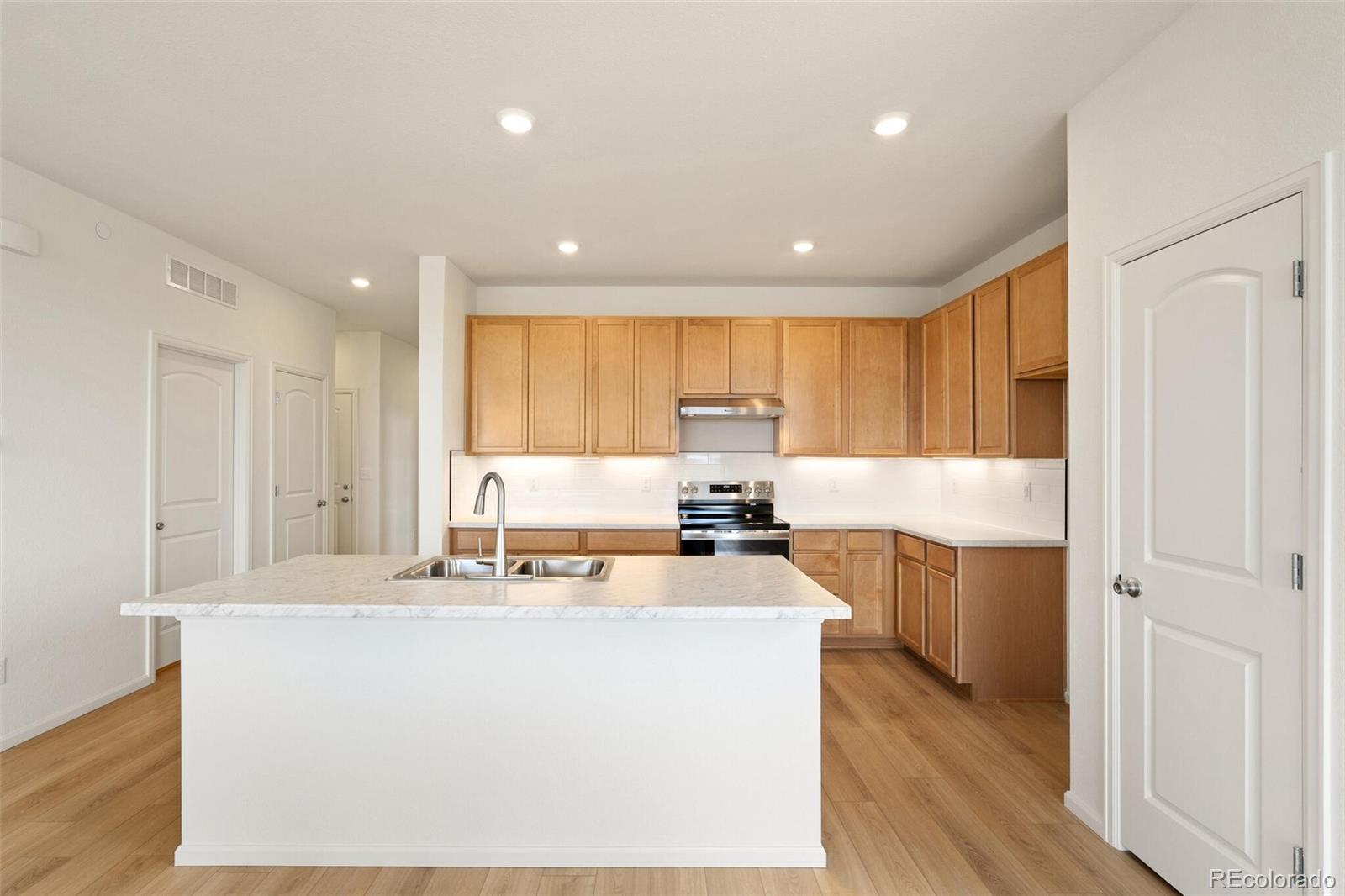 MLS Image #12 for 11124  xanadu street,commerce city, Colorado
