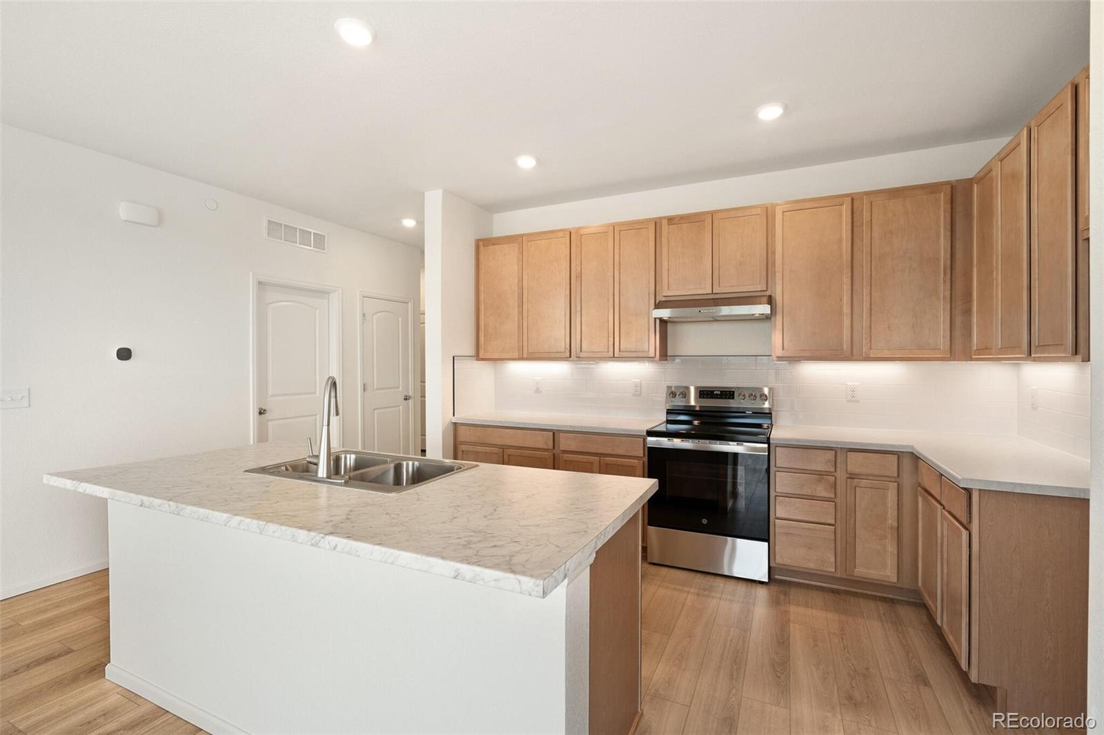 MLS Image #13 for 11124  xanadu street,commerce city, Colorado