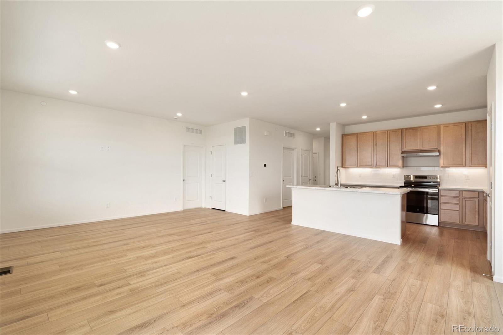 MLS Image #4 for 11124  xanadu street,commerce city, Colorado