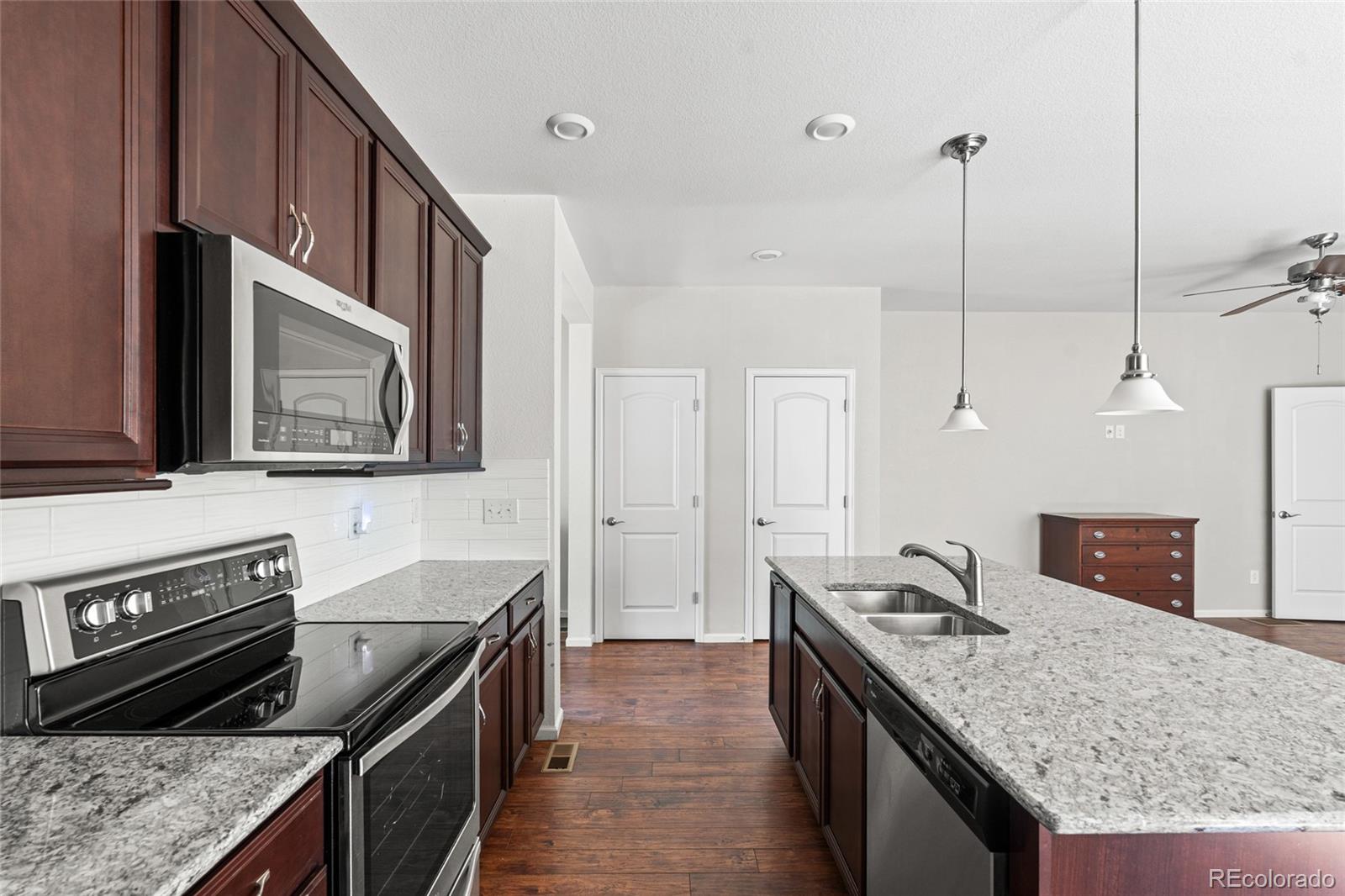 MLS Image #11 for 10859 e 25th drive,aurora, Colorado