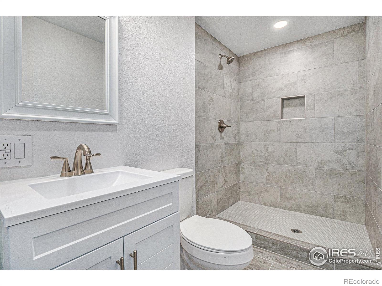 MLS Image #14 for 15904 e bates place,aurora, Colorado