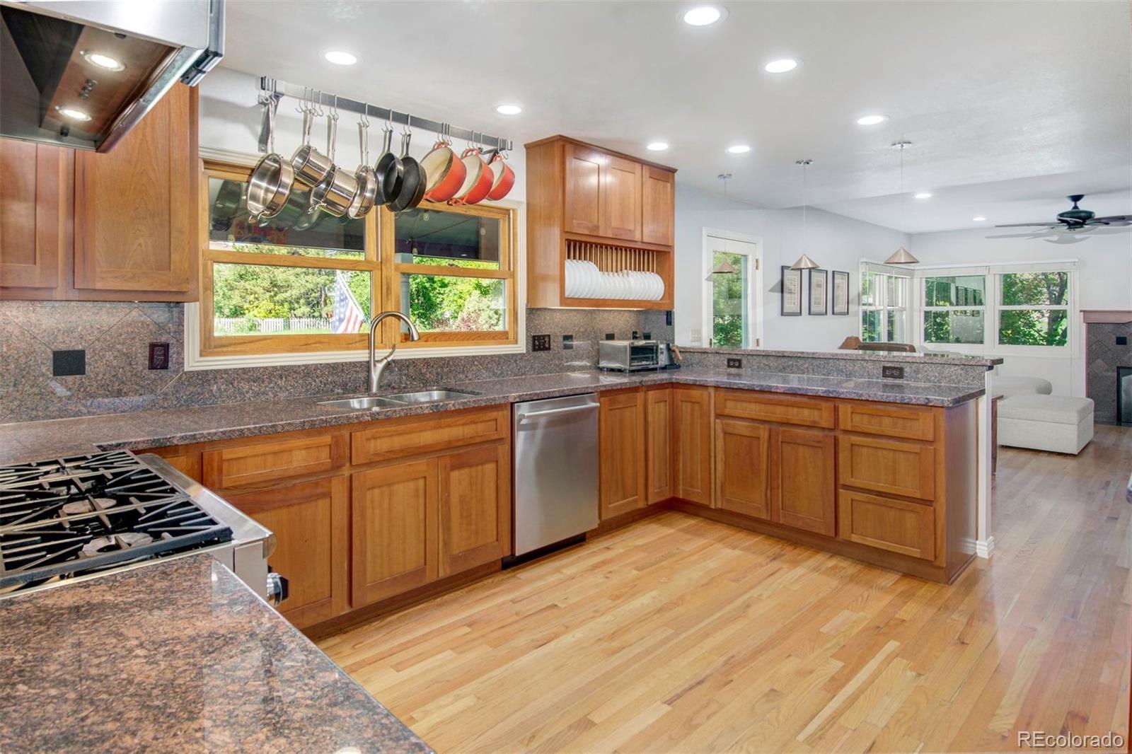 MLS Image #16 for 902  grove drive,louisville, Colorado